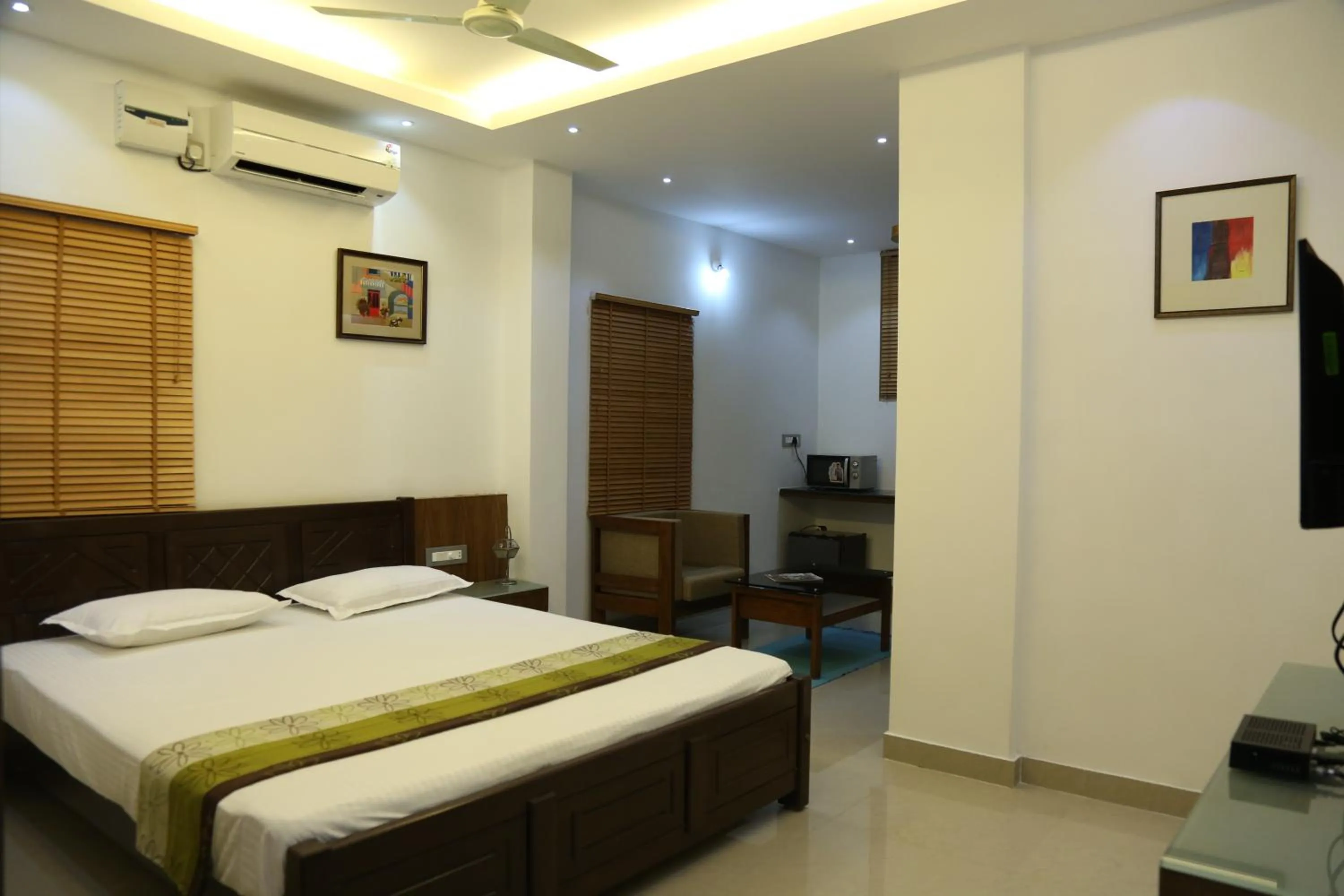 cot, Bed in Hotel Mudra Midtown
