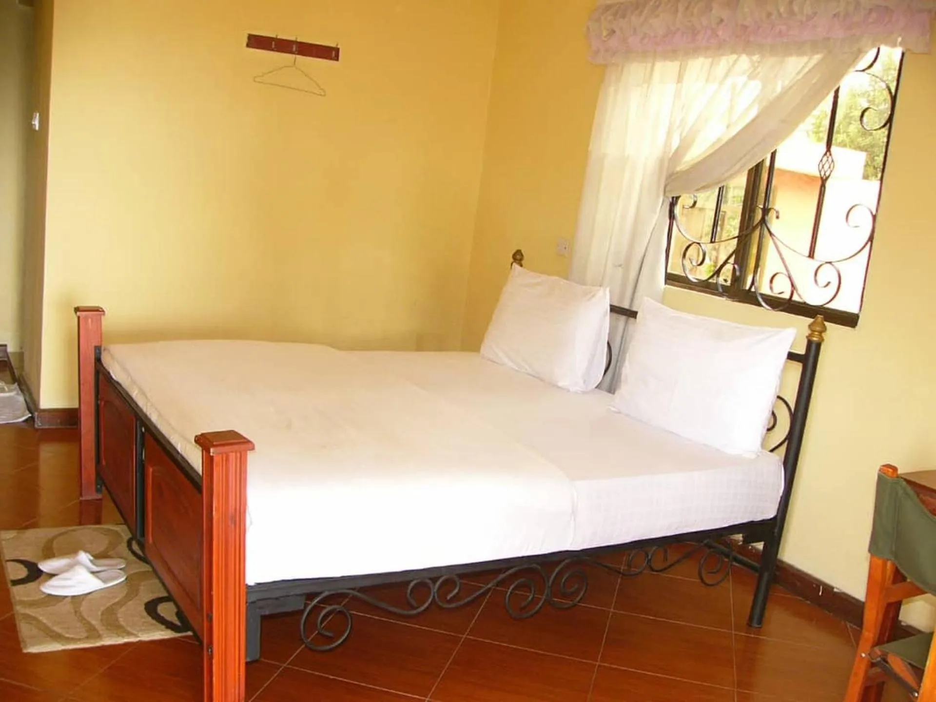 Bathroom, Bed in Bright Star Hotel & Safaris