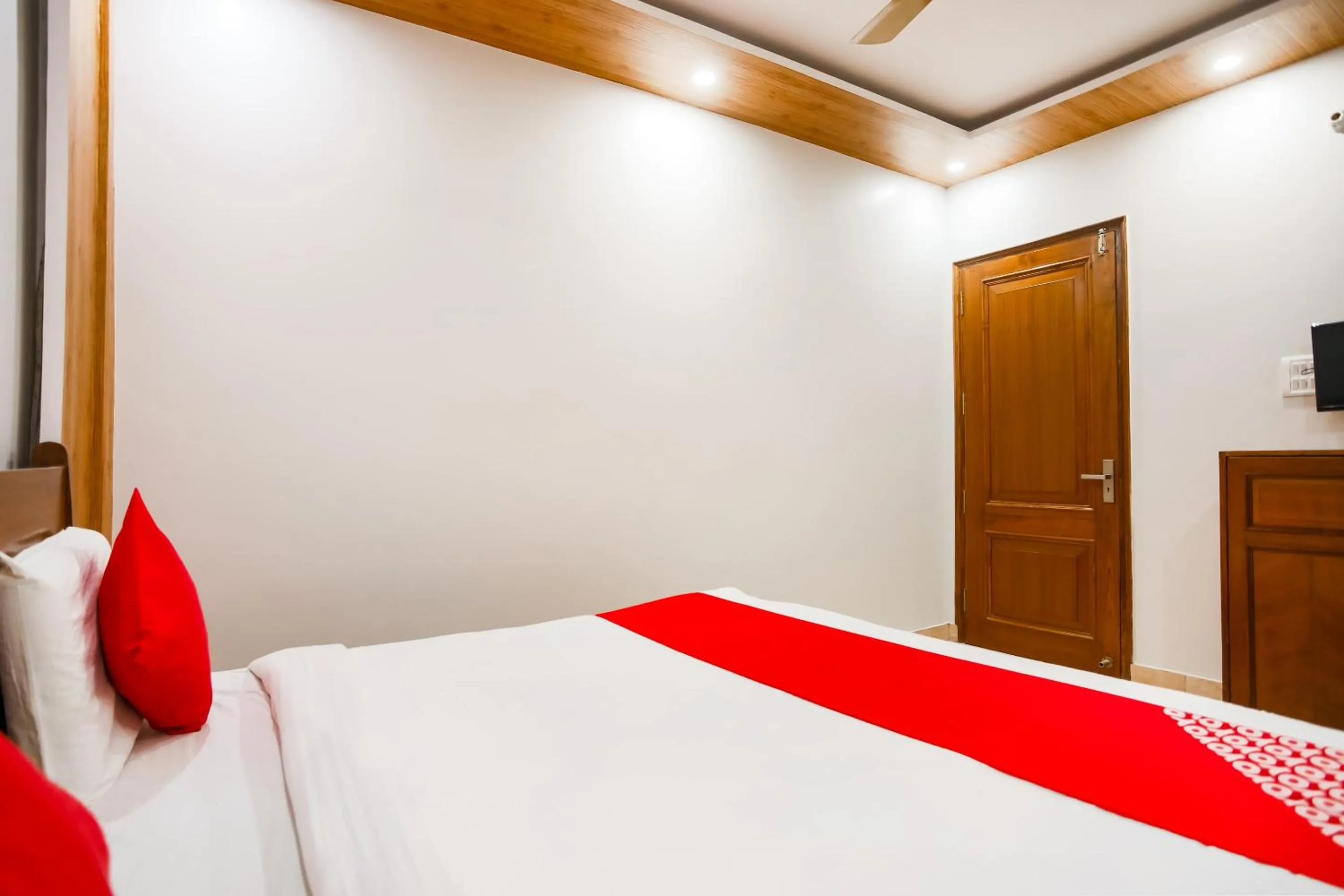 Bedroom, Bed in Sagar Niwas