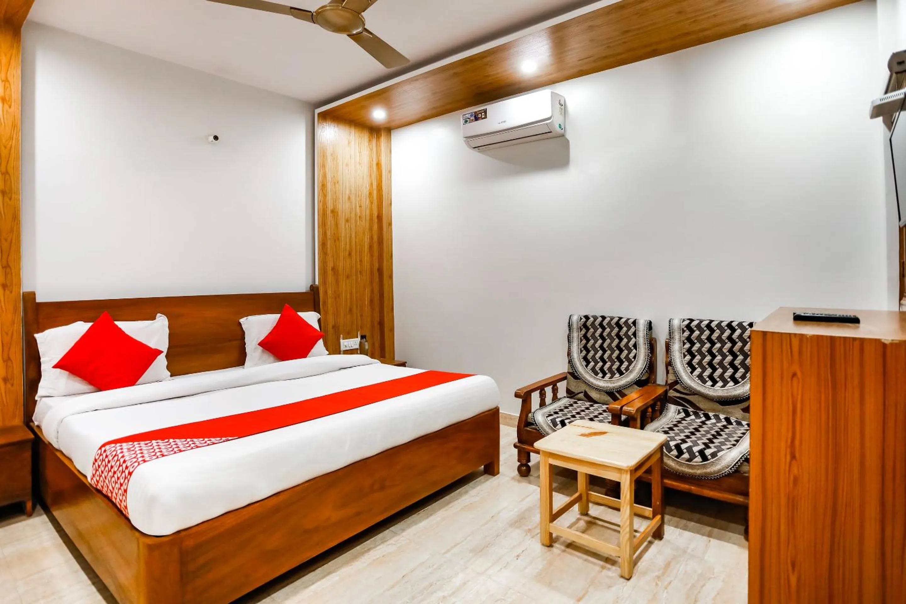 Bedroom, Bed in Sagar Niwas
