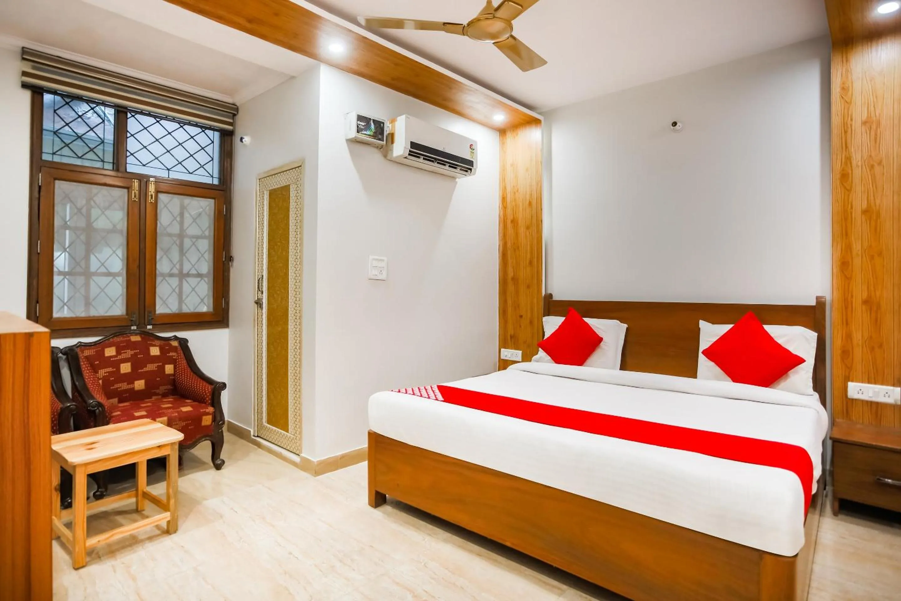 Bedroom, Bed in Sagar Niwas