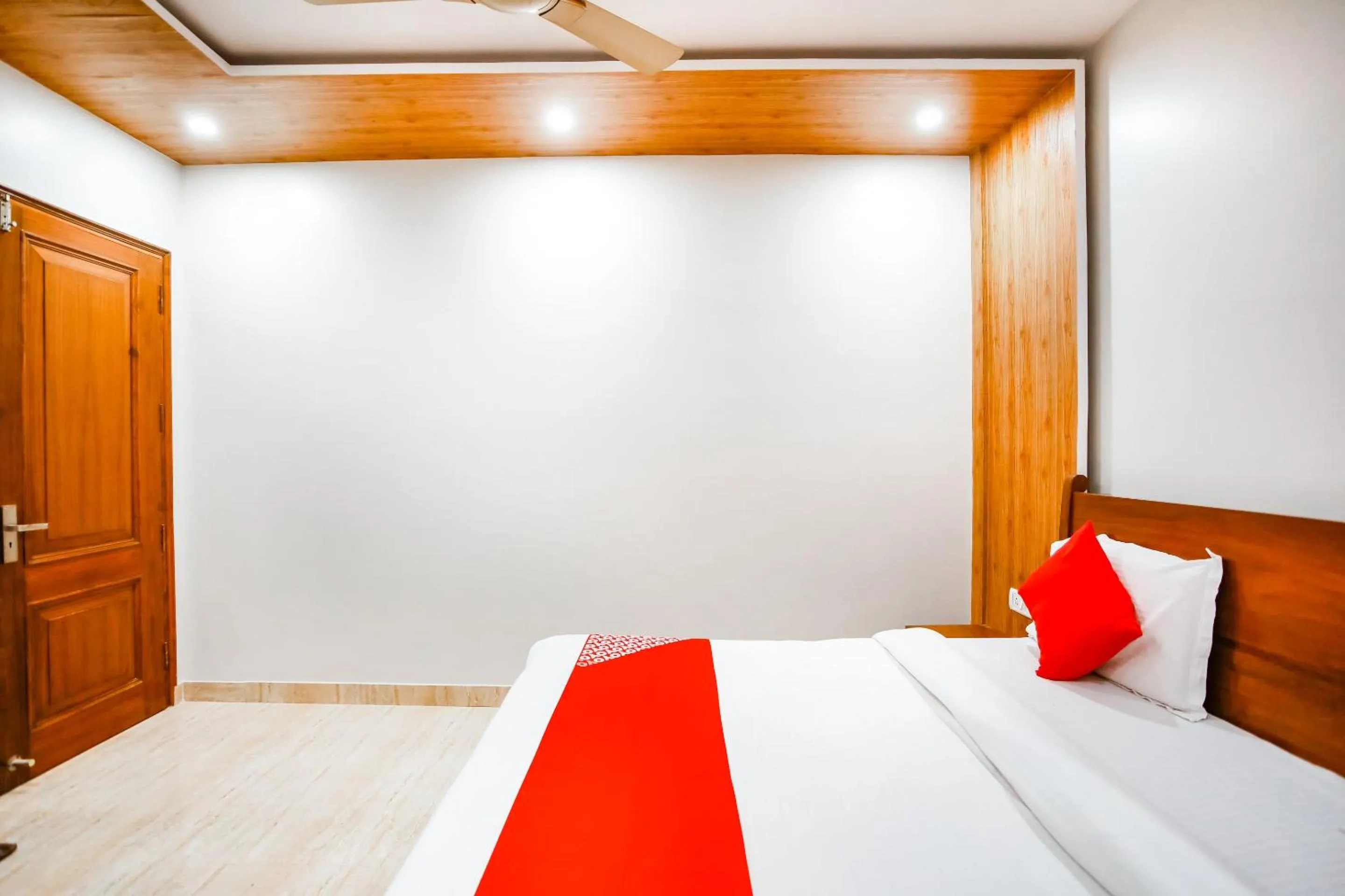 Bedroom, Bed in Sagar Niwas