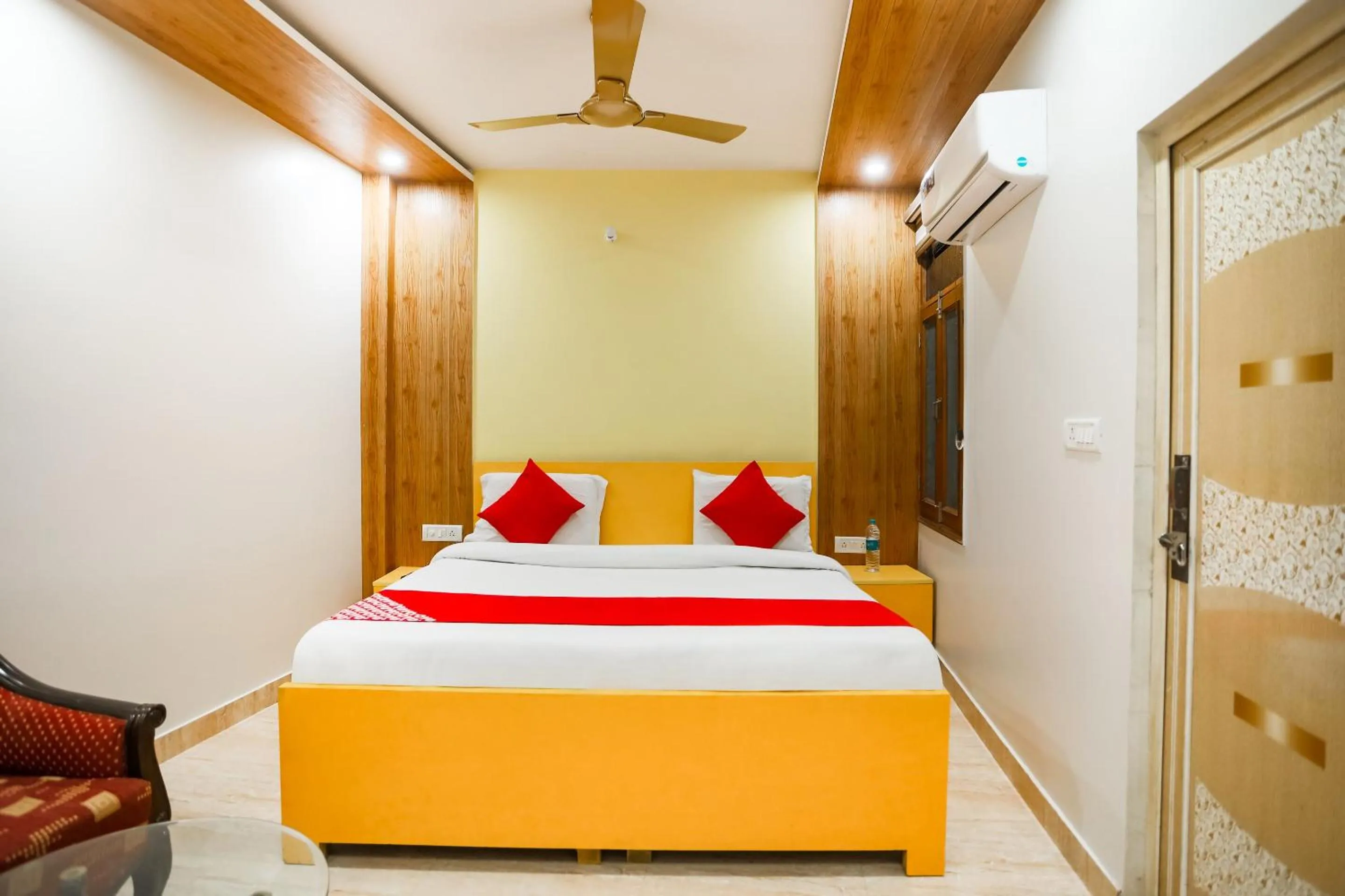Bedroom, Bed in Sagar Niwas