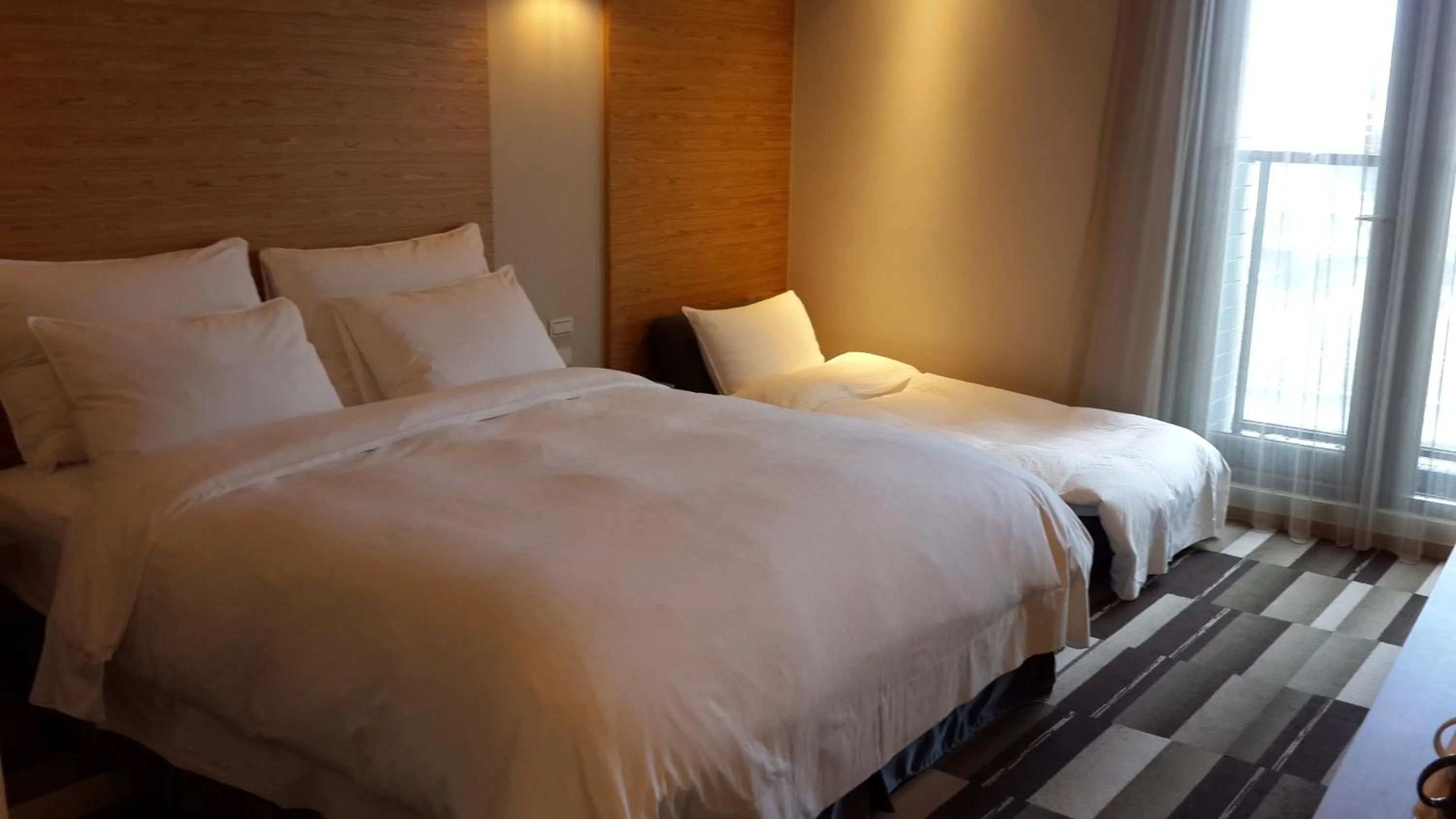 Bedroom, Bed in Watermark Hotel Kaohsiung Main Station