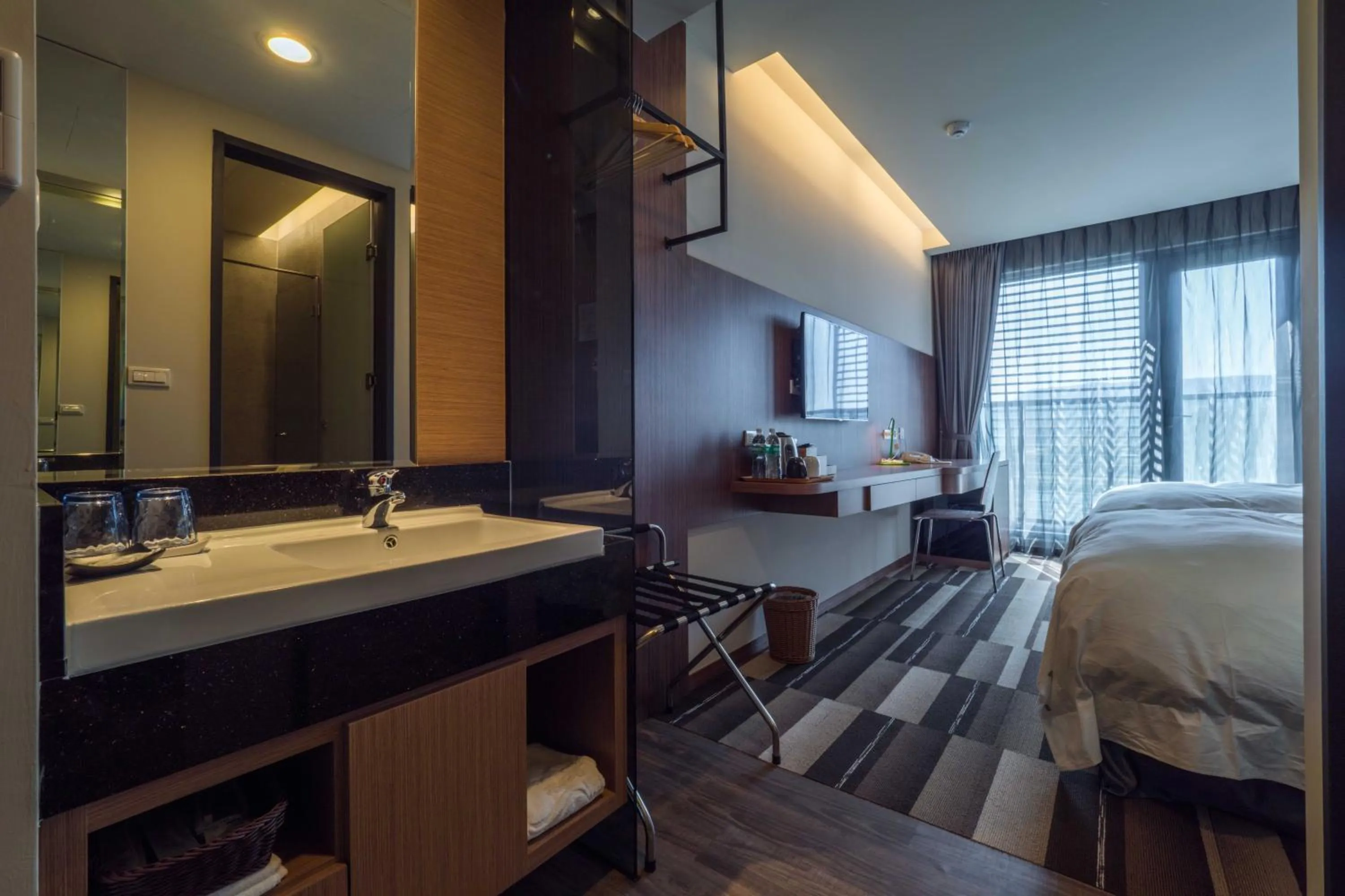 Area and facilities, Bed in Watermark Hotel Kaohsiung Main Station