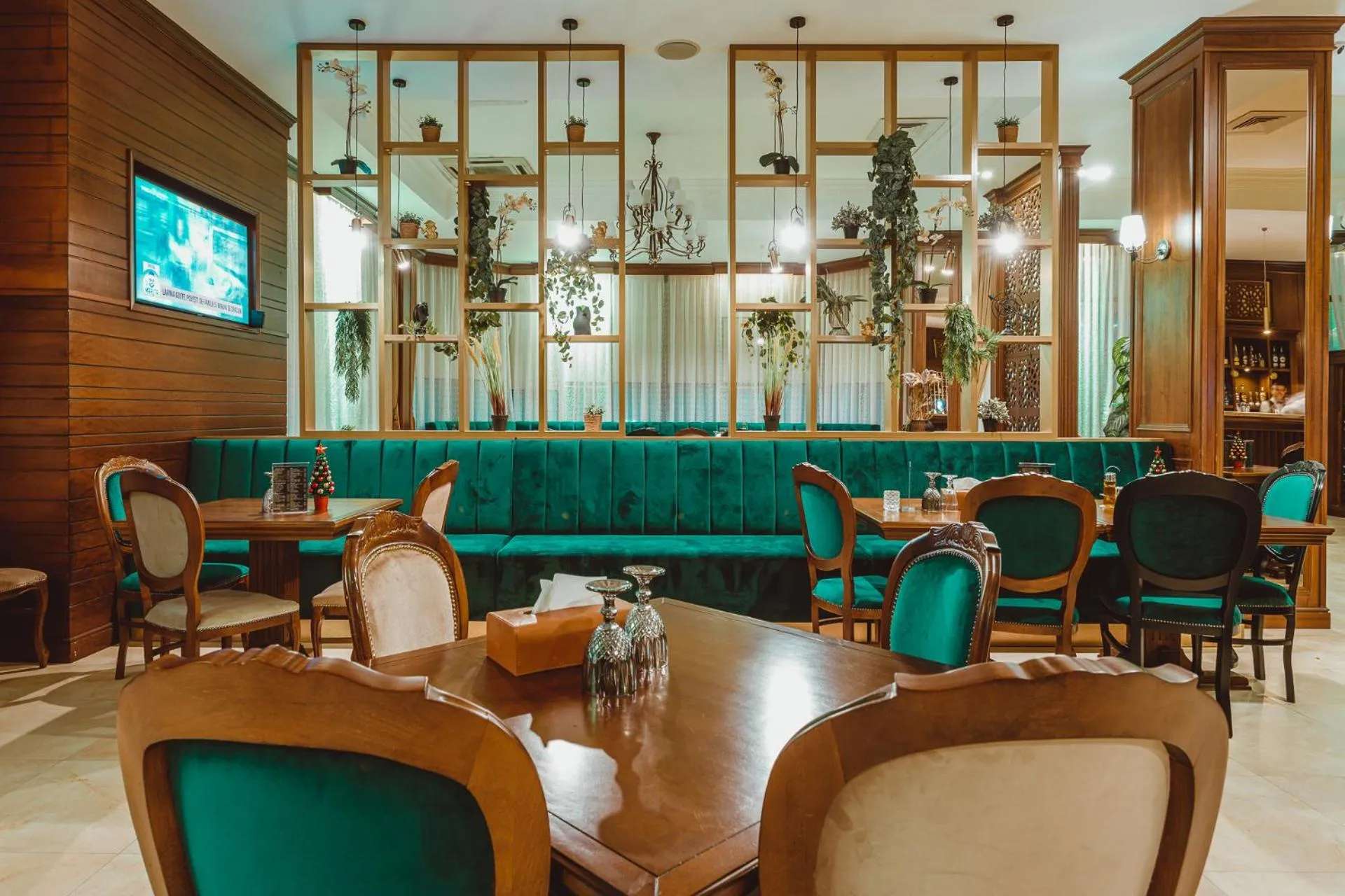 Restaurant/places to eat in Motel Andra