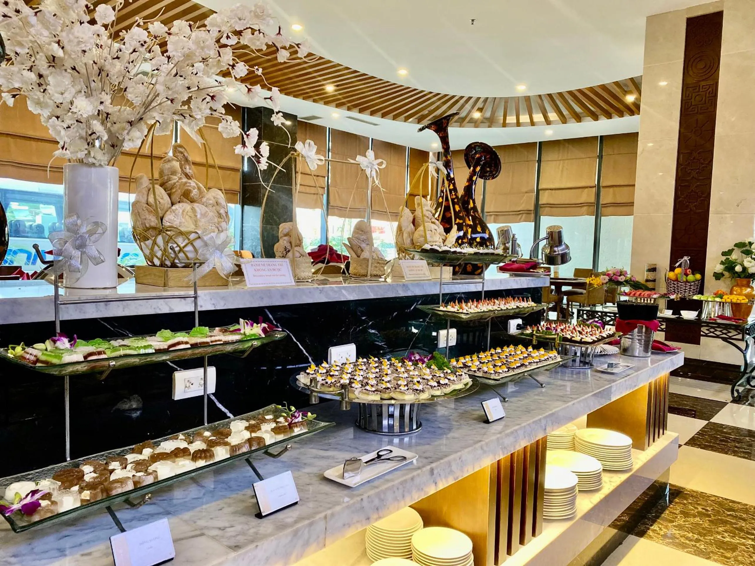 Food and drinks in Muong Thanh Luxury Buon Ma Thuot Hotel