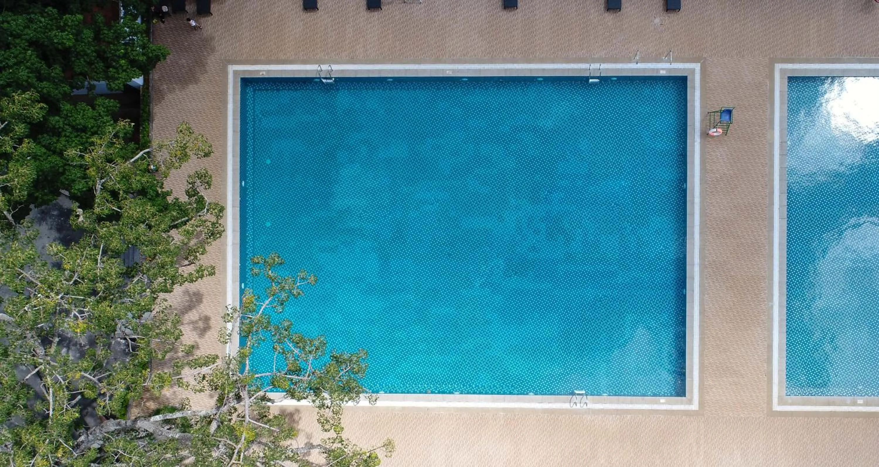 Swimming pool in Muong Thanh Luxury Buon Ma Thuot Hotel