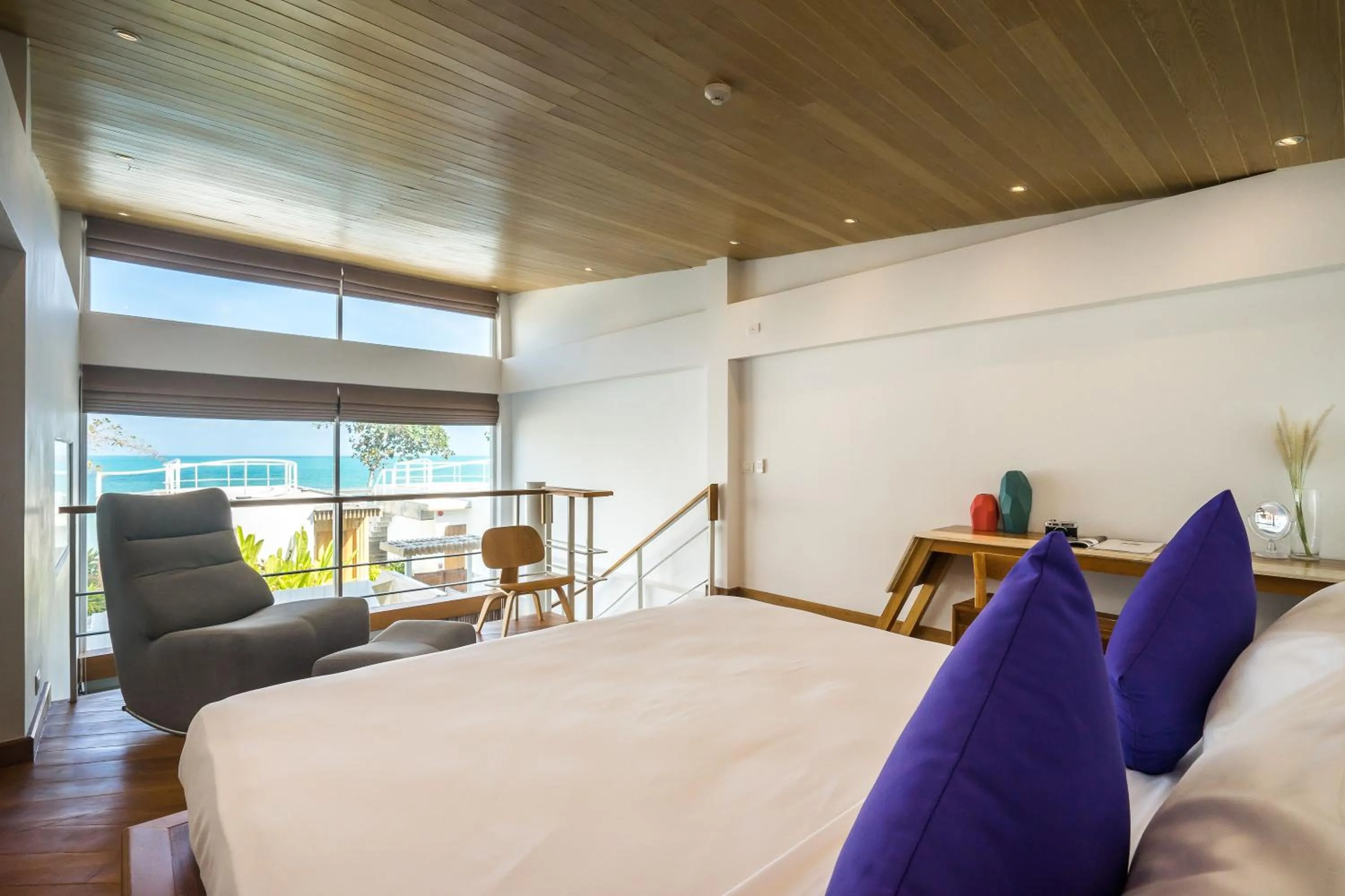 Bedroom, Bed in White Sand Samui Resort