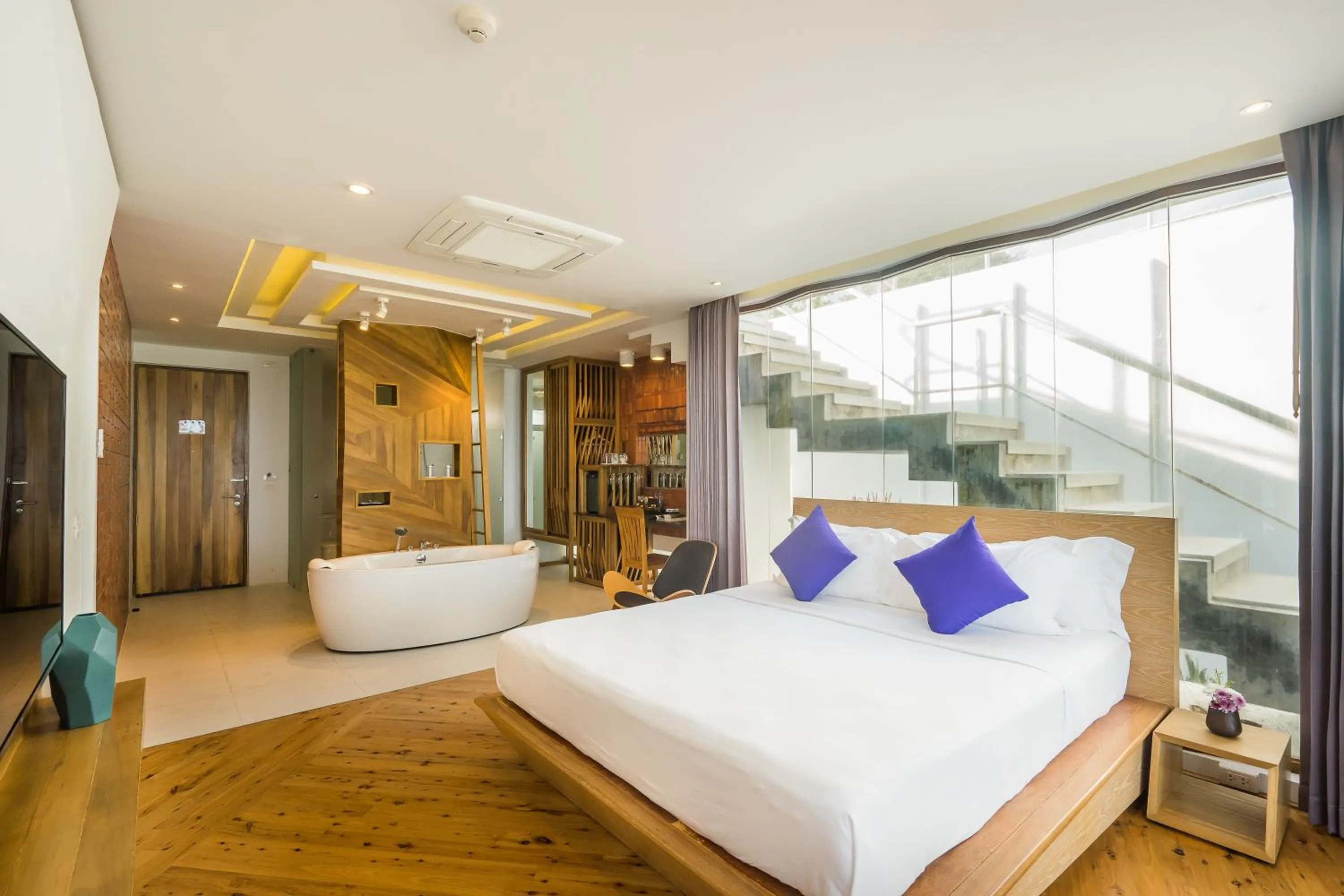 Photo of the whole room, Bed in White Sand Samui Resort