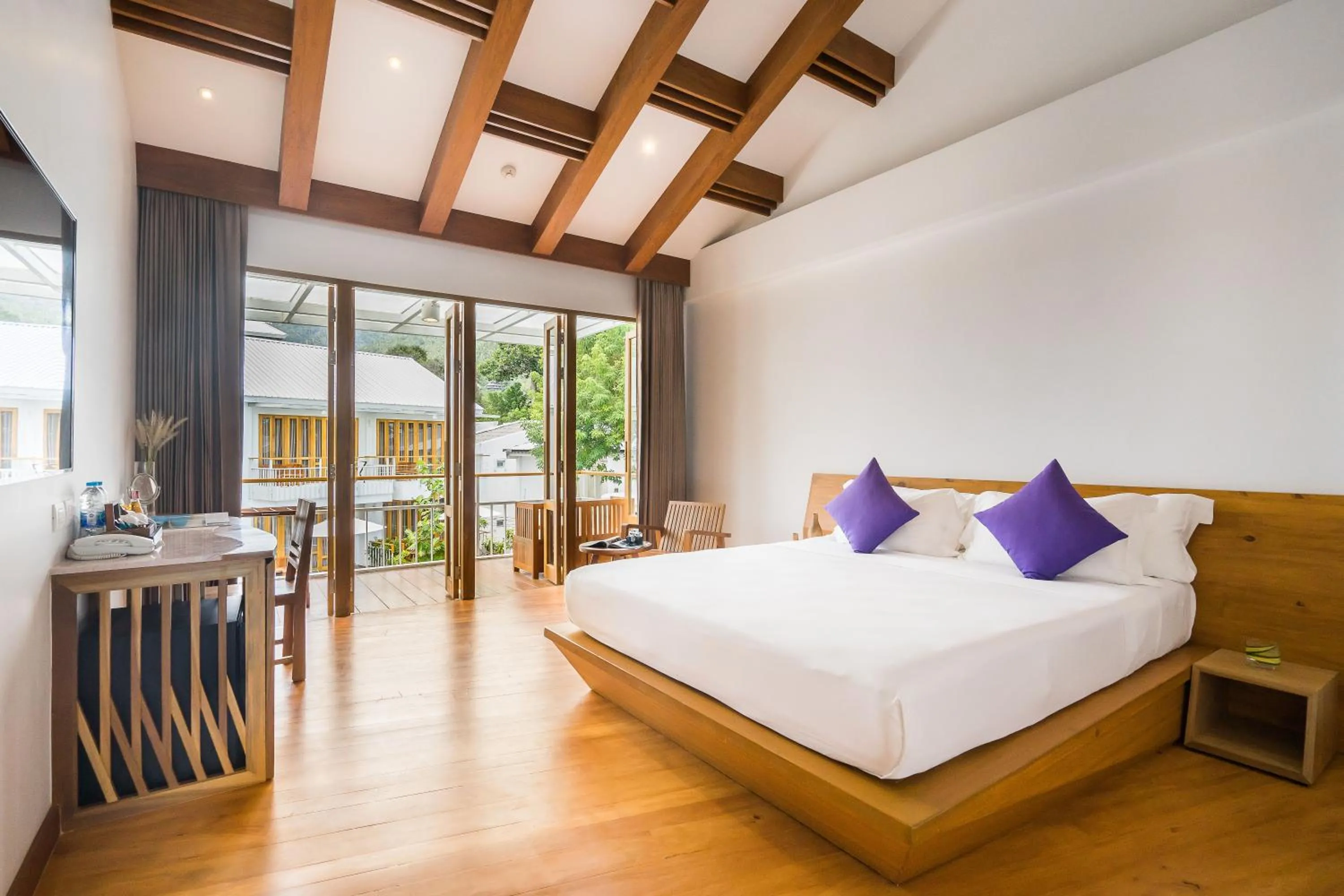 Bedroom, Bed in White Sand Samui Resort