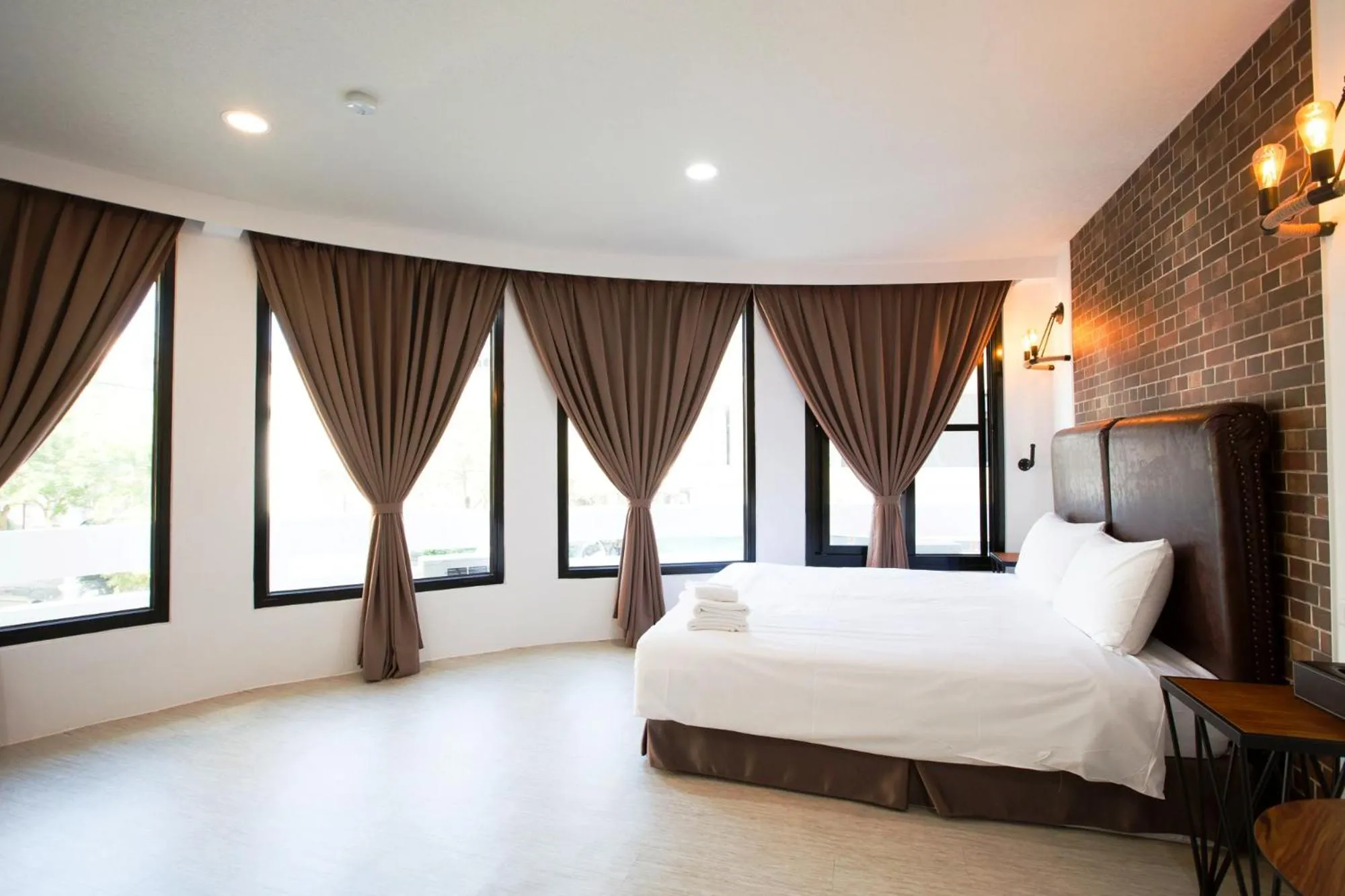 bunk bed, Bed in Live in the Happiness