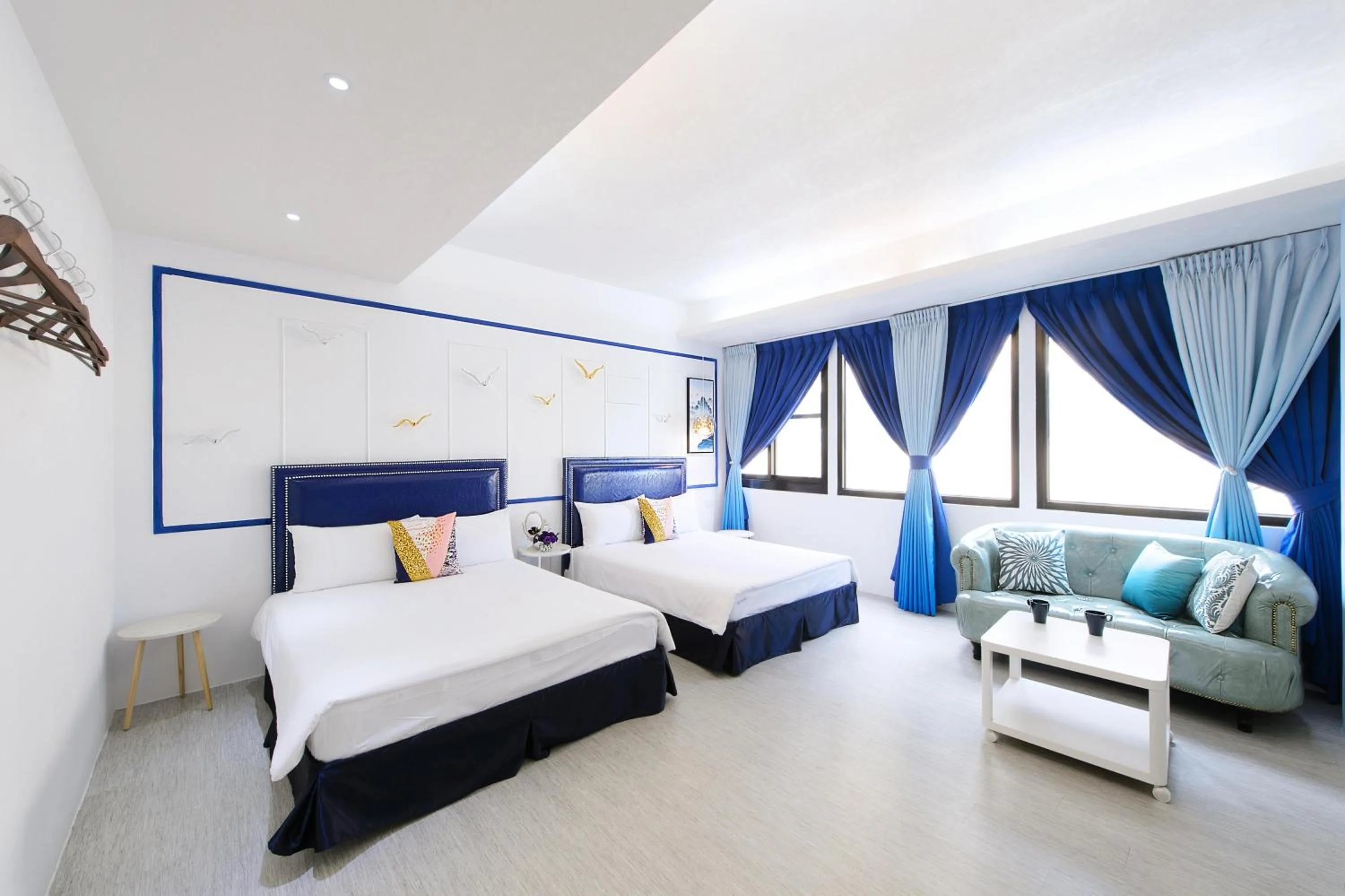 bunk bed, Bed in Live in the Happiness