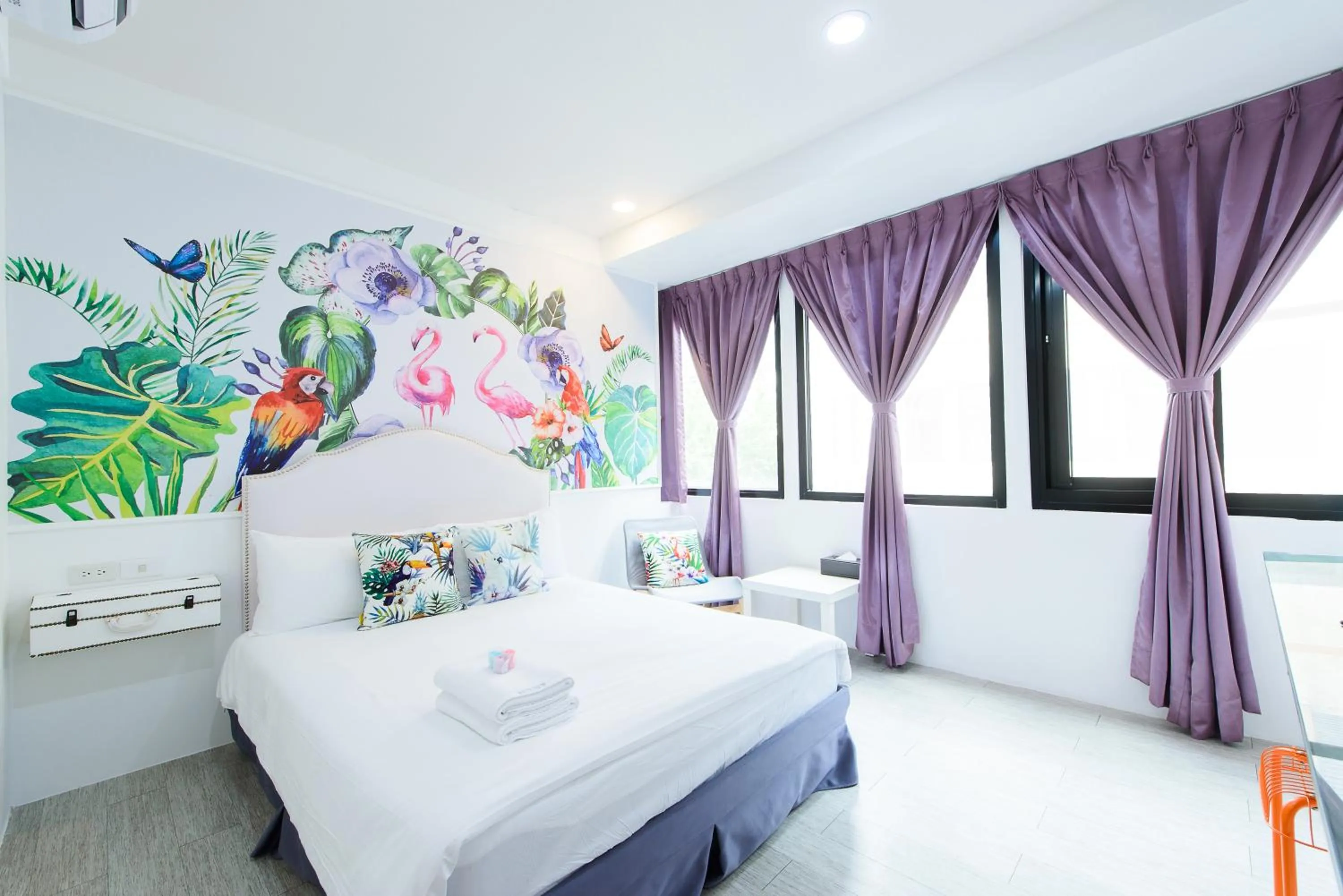 Photo of the whole room, Bed in Live in the Happiness