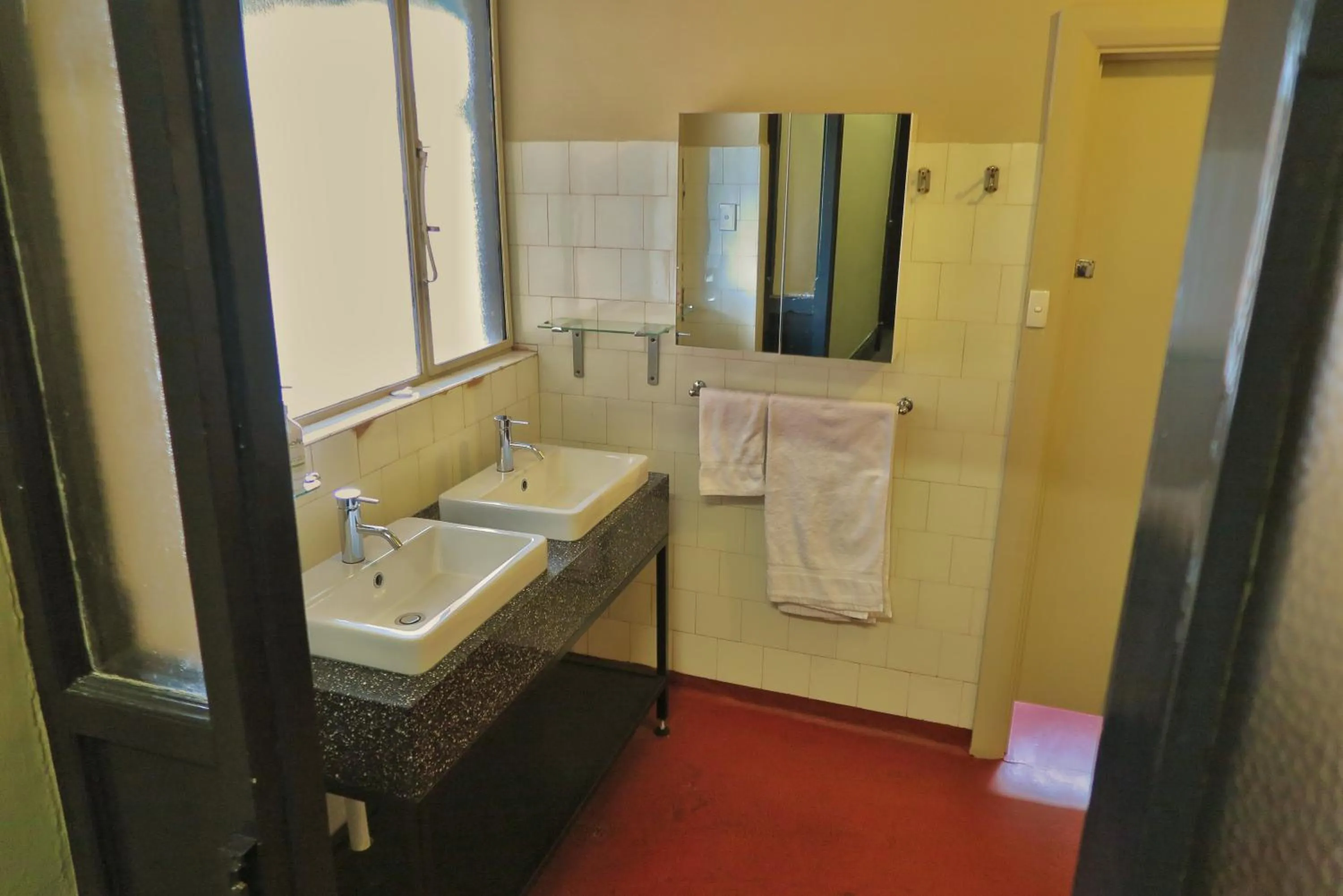 Bathroom, Bed in Pretoria Hotel