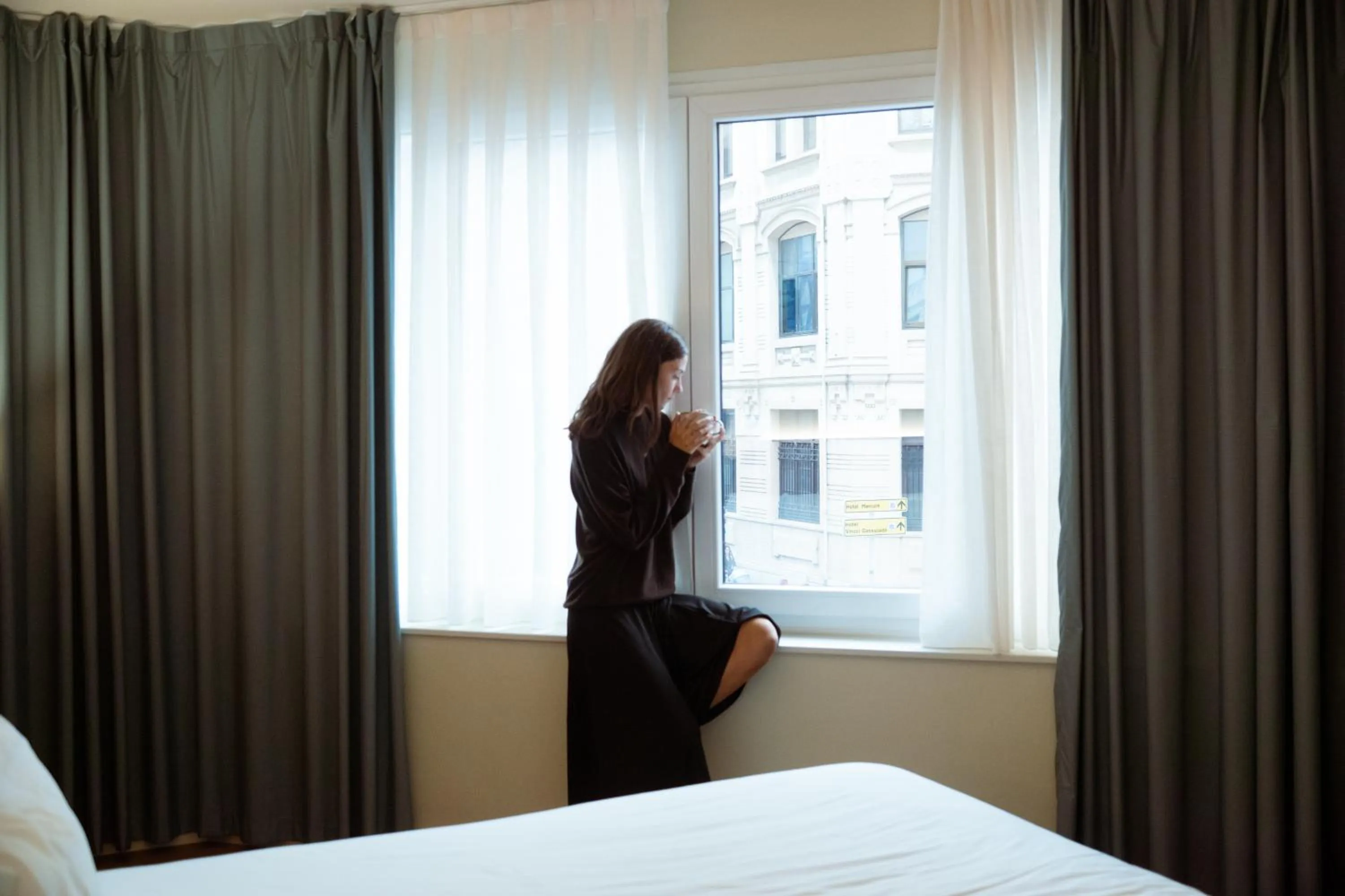 Bed in BYPILLOW Amari