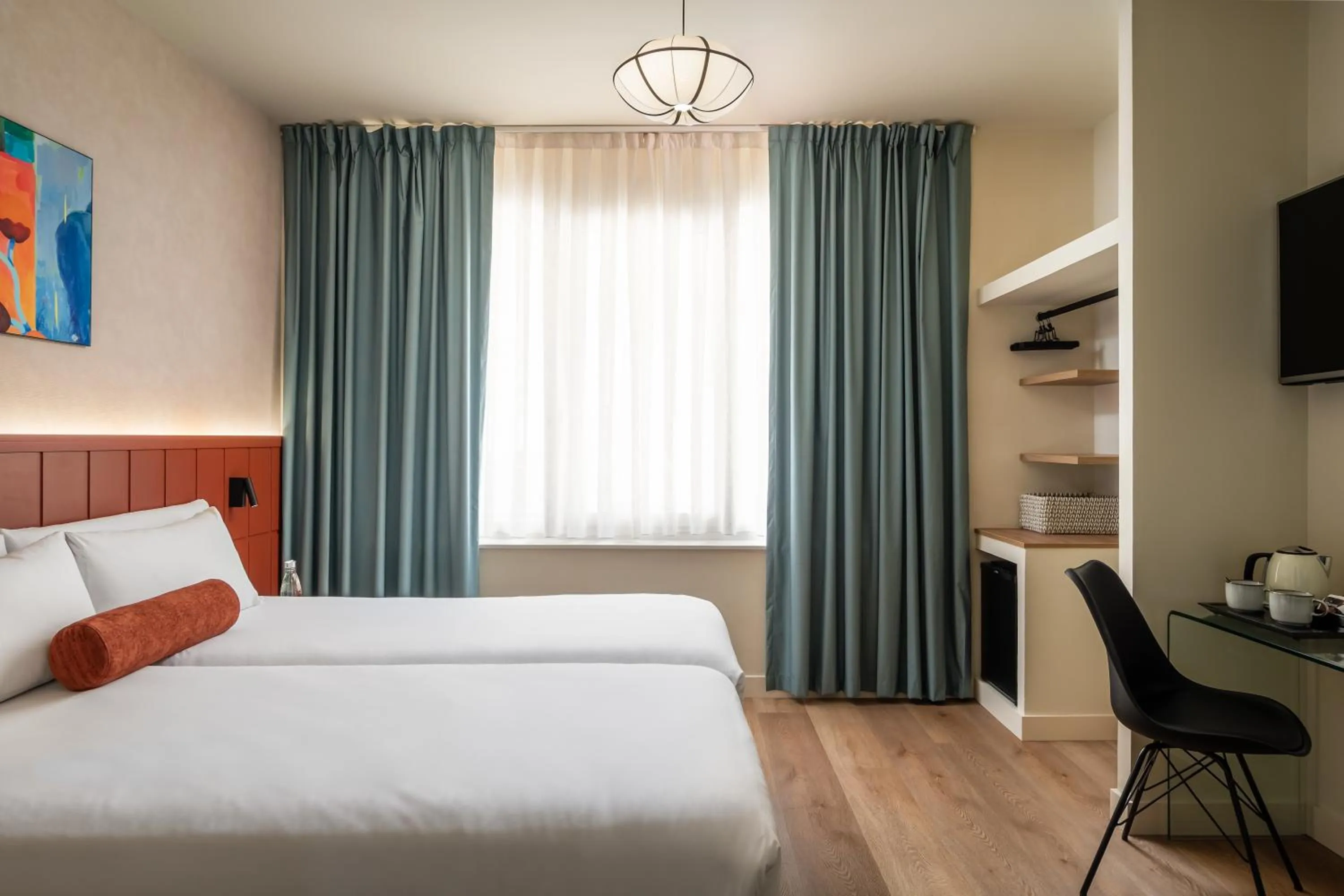 Photo of the whole room, Bed in BYPILLOW Amari