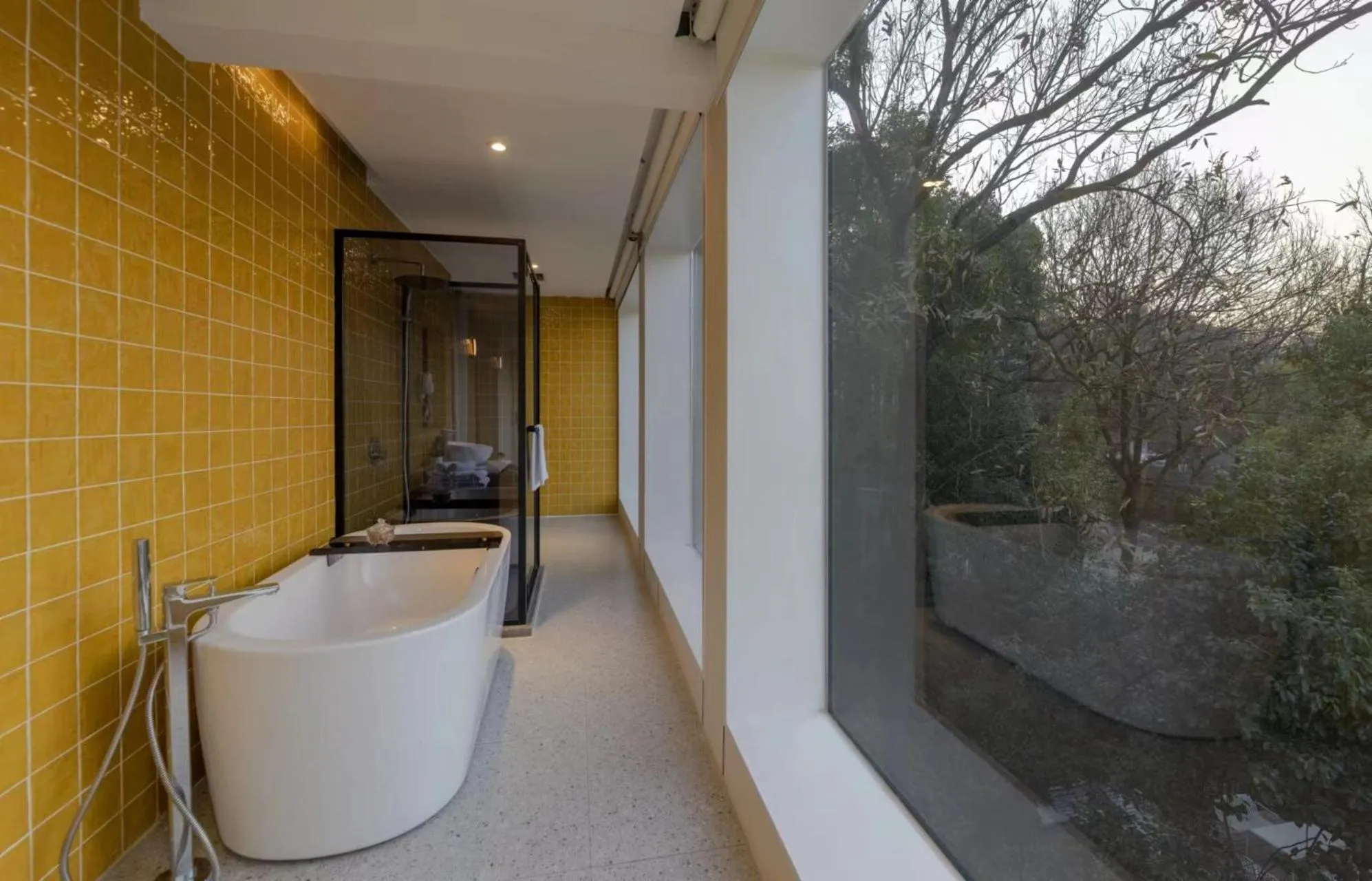 Hot Tub in Aventree Hotel