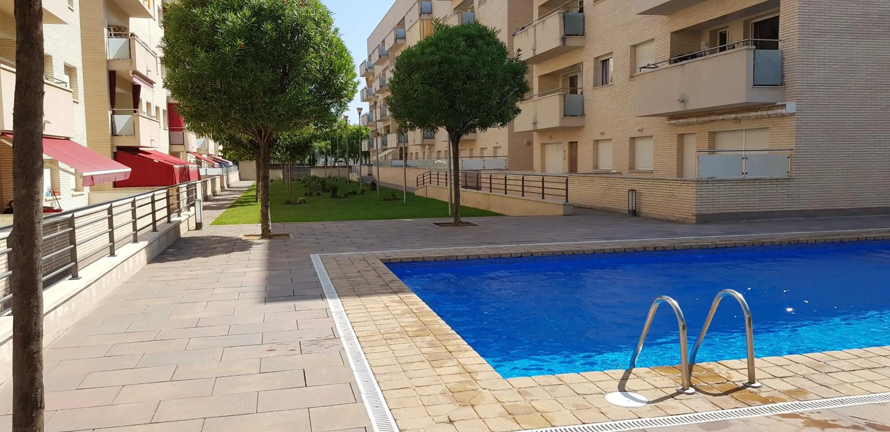 Pool view in Santa Clotilde