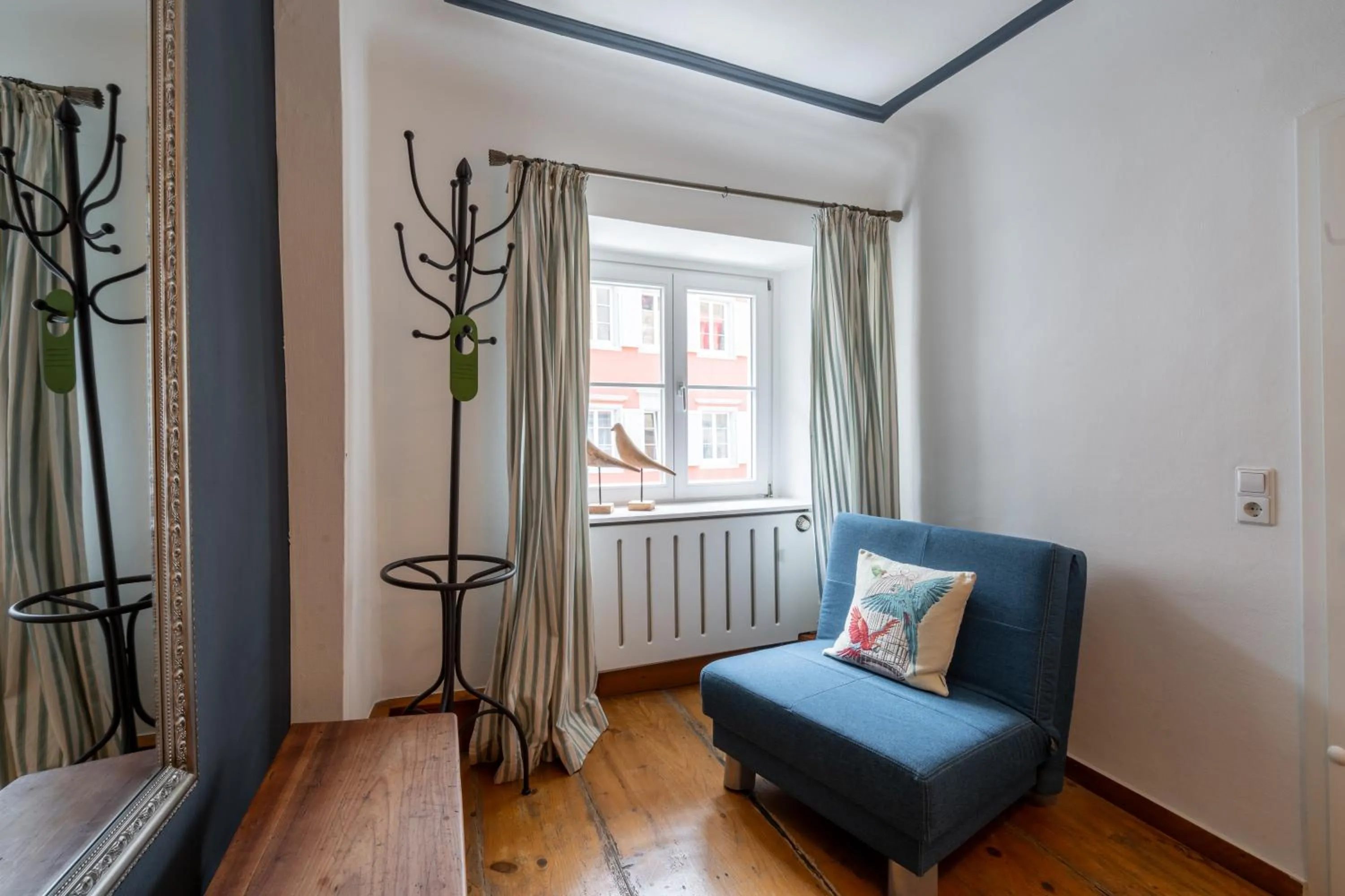 Photo of the whole room in Hotel am Fischmarkt