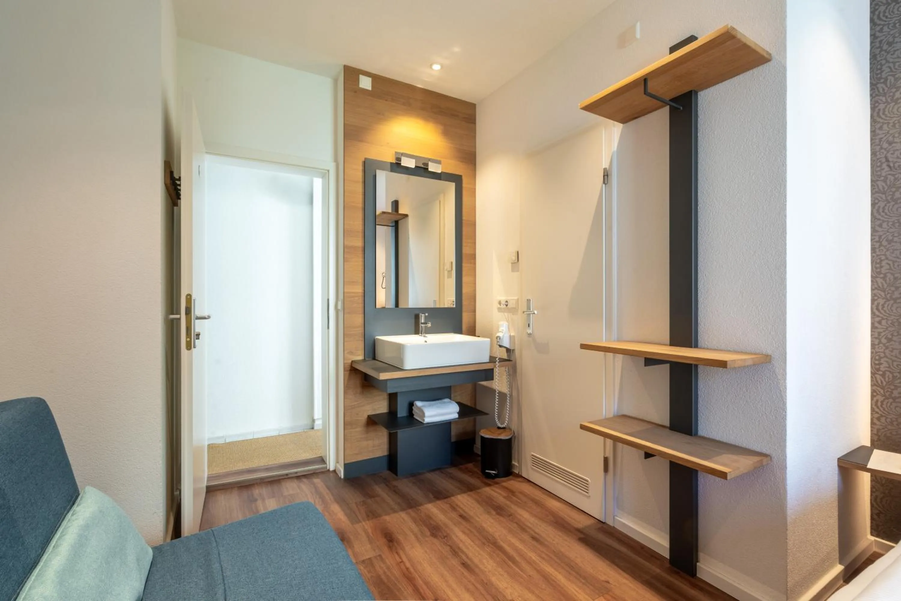 Photo of the whole room in Hotel am Fischmarkt