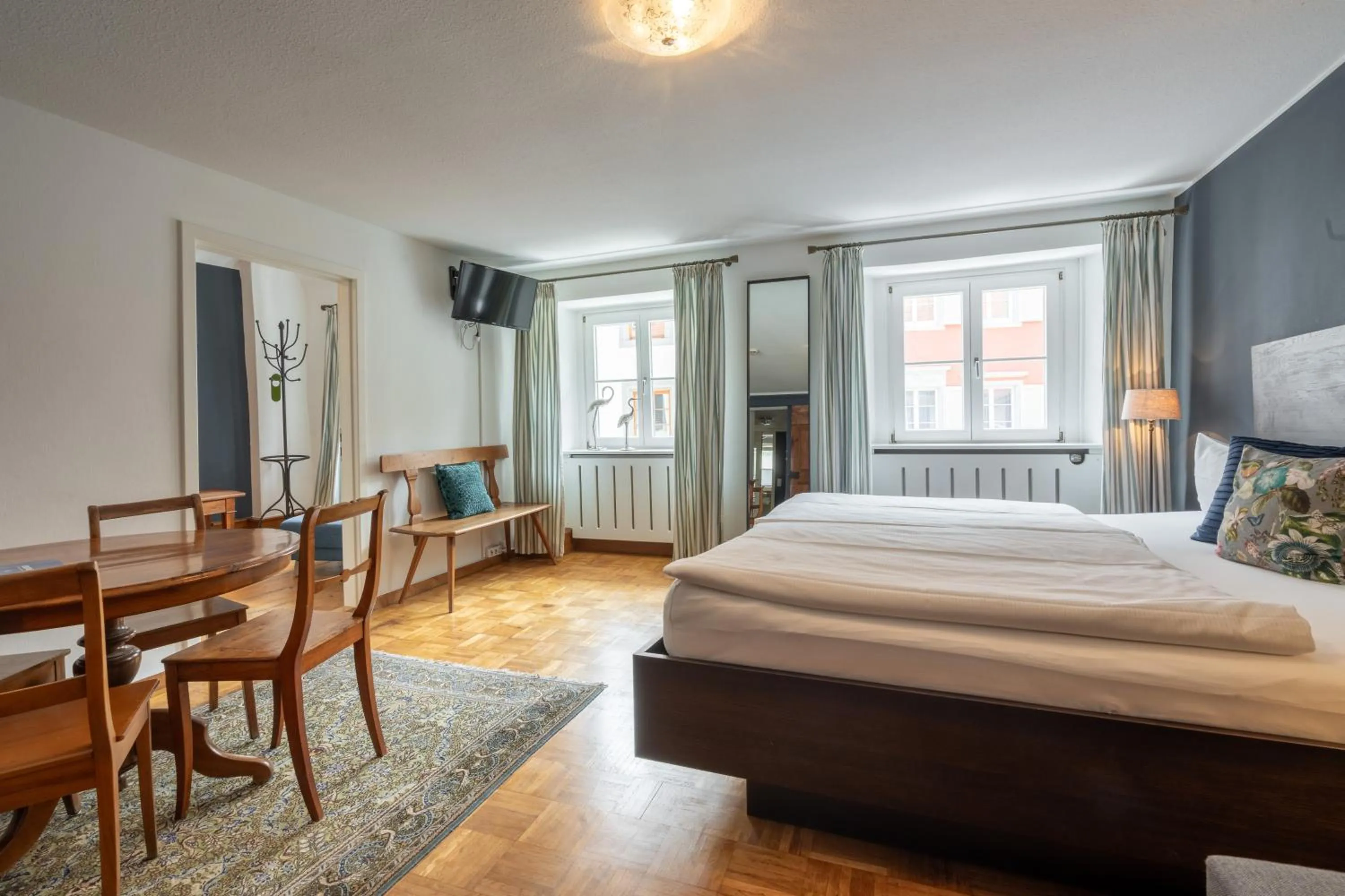 Photo of the whole room, Bed in Hotel am Fischmarkt
