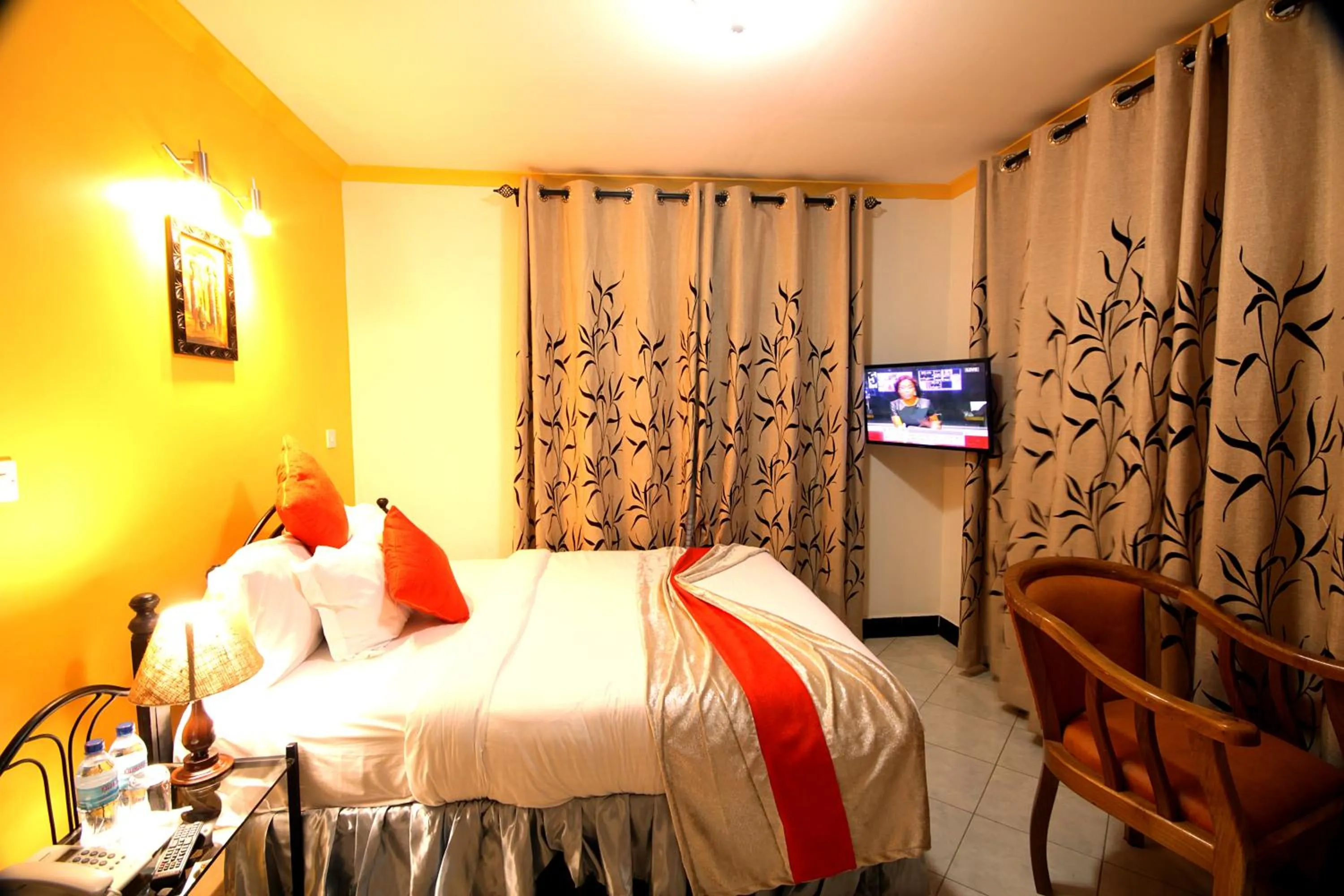 Bedroom in Crest Safari Lodge Bed and Breakfast