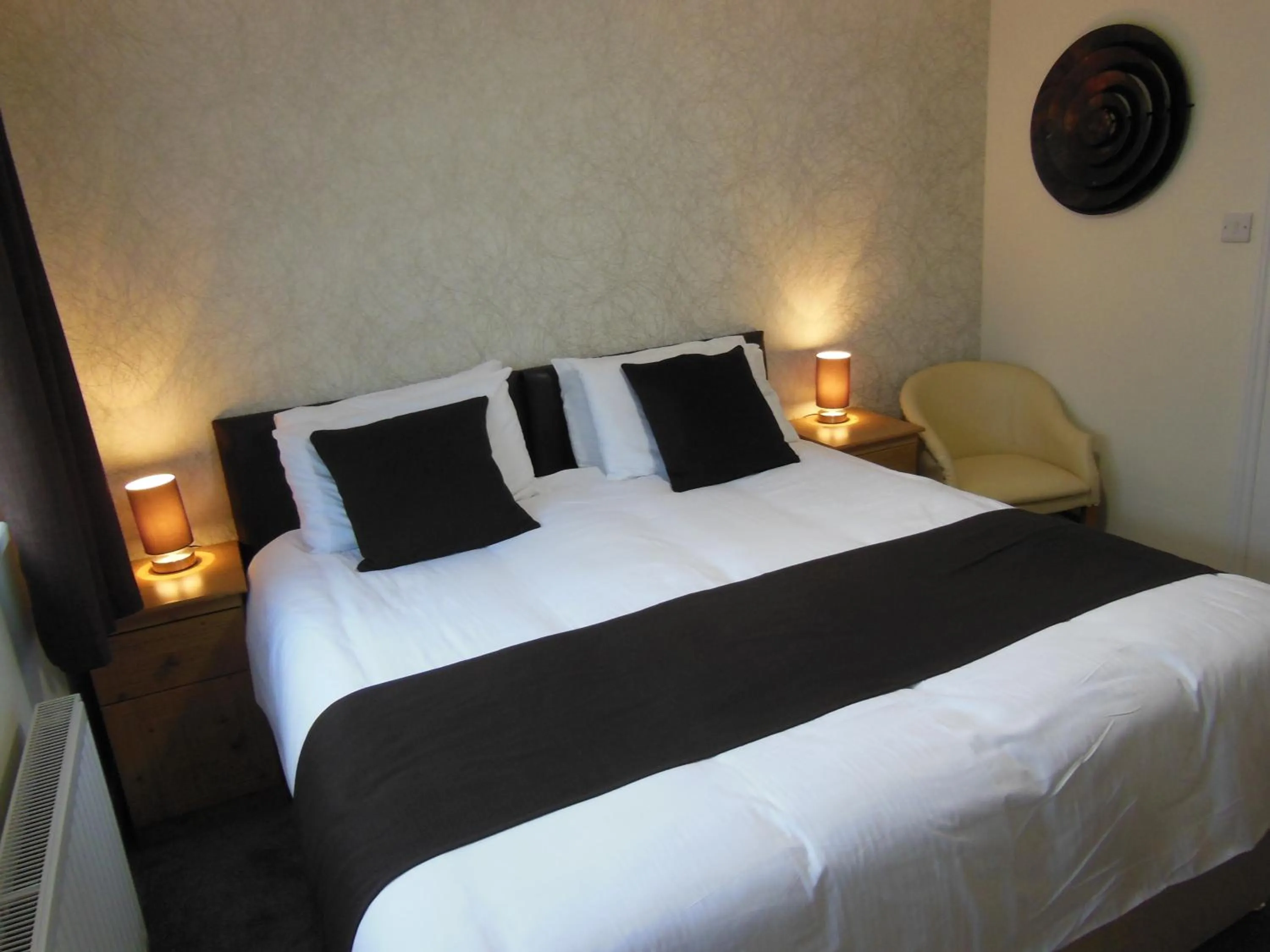 Bedroom, Bed in Y Giler Arms