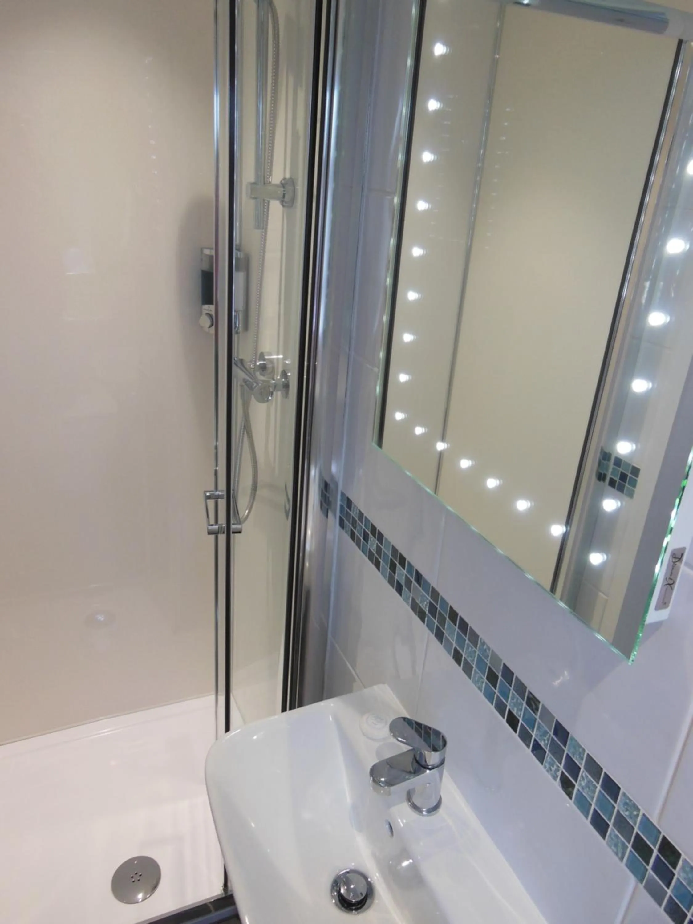 Bathroom in Y Giler Arms