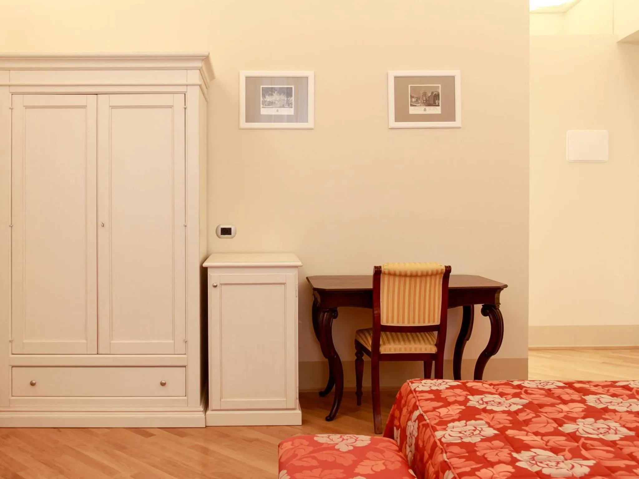 Photo of the whole room, Bed in Casa Isolani Luxury Rooms Piazza Maggiore 1