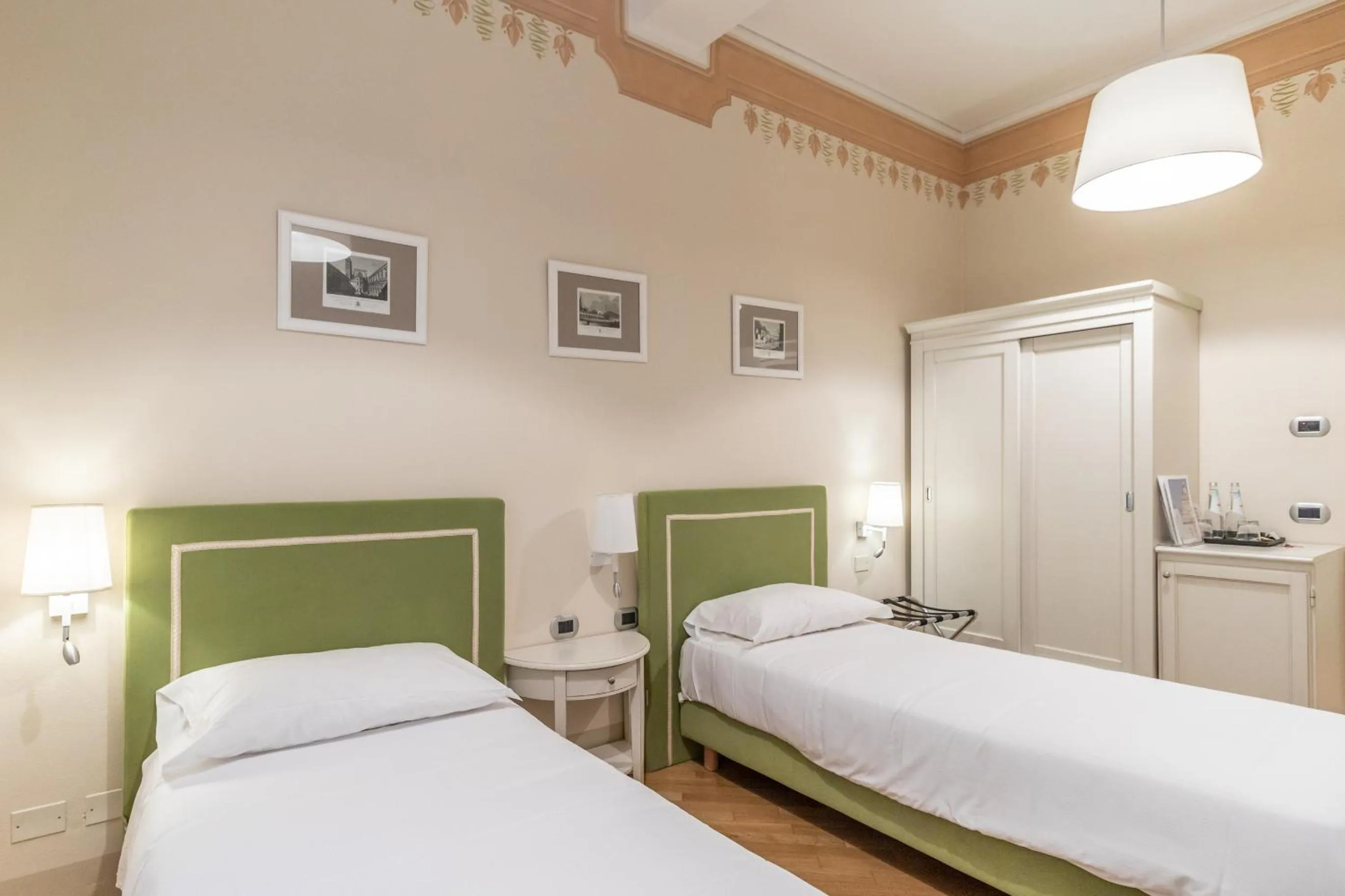 Bed in Casa Isolani Luxury Rooms Piazza Maggiore 1