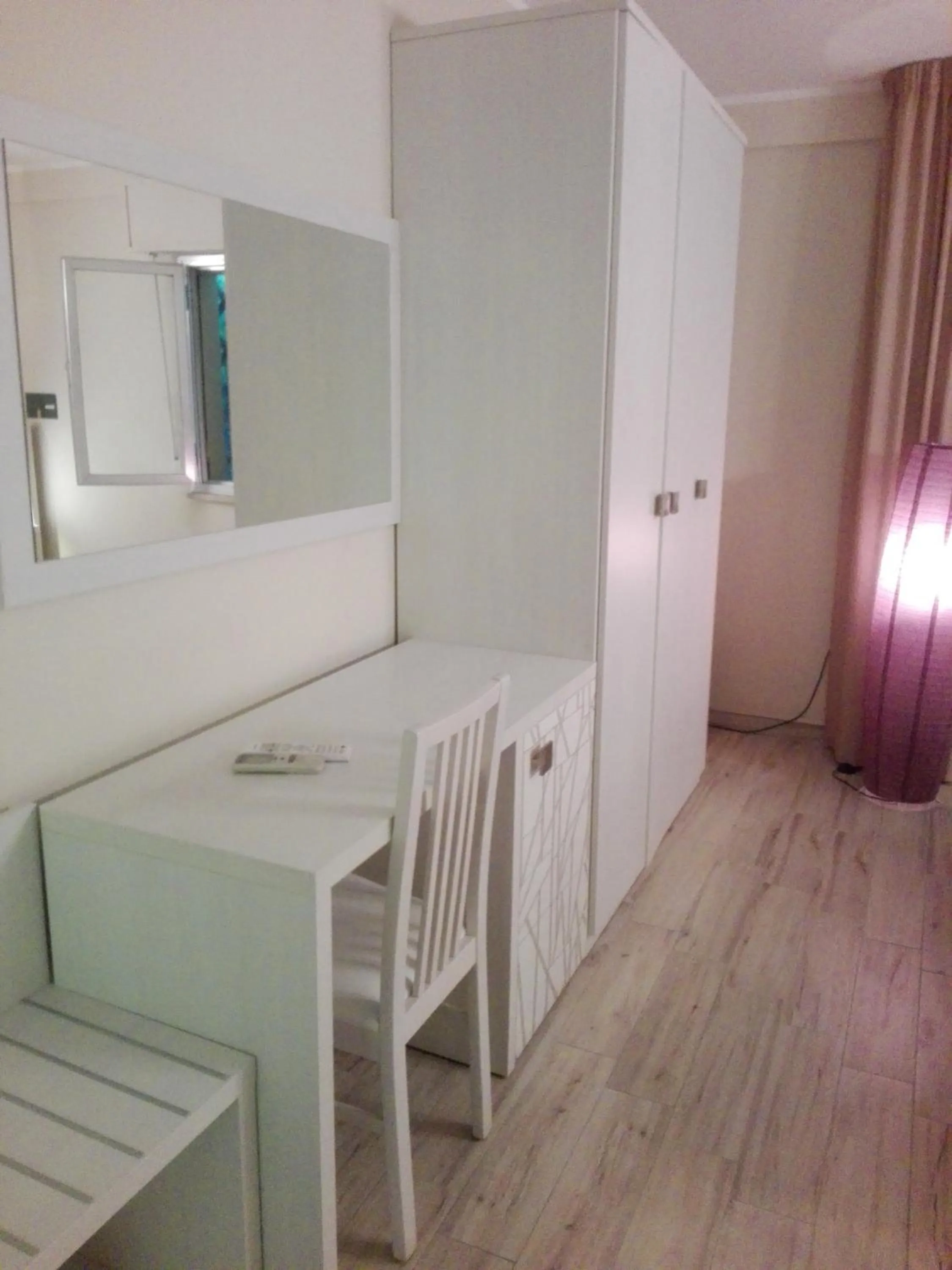 Bedroom in California Pastry Hotel