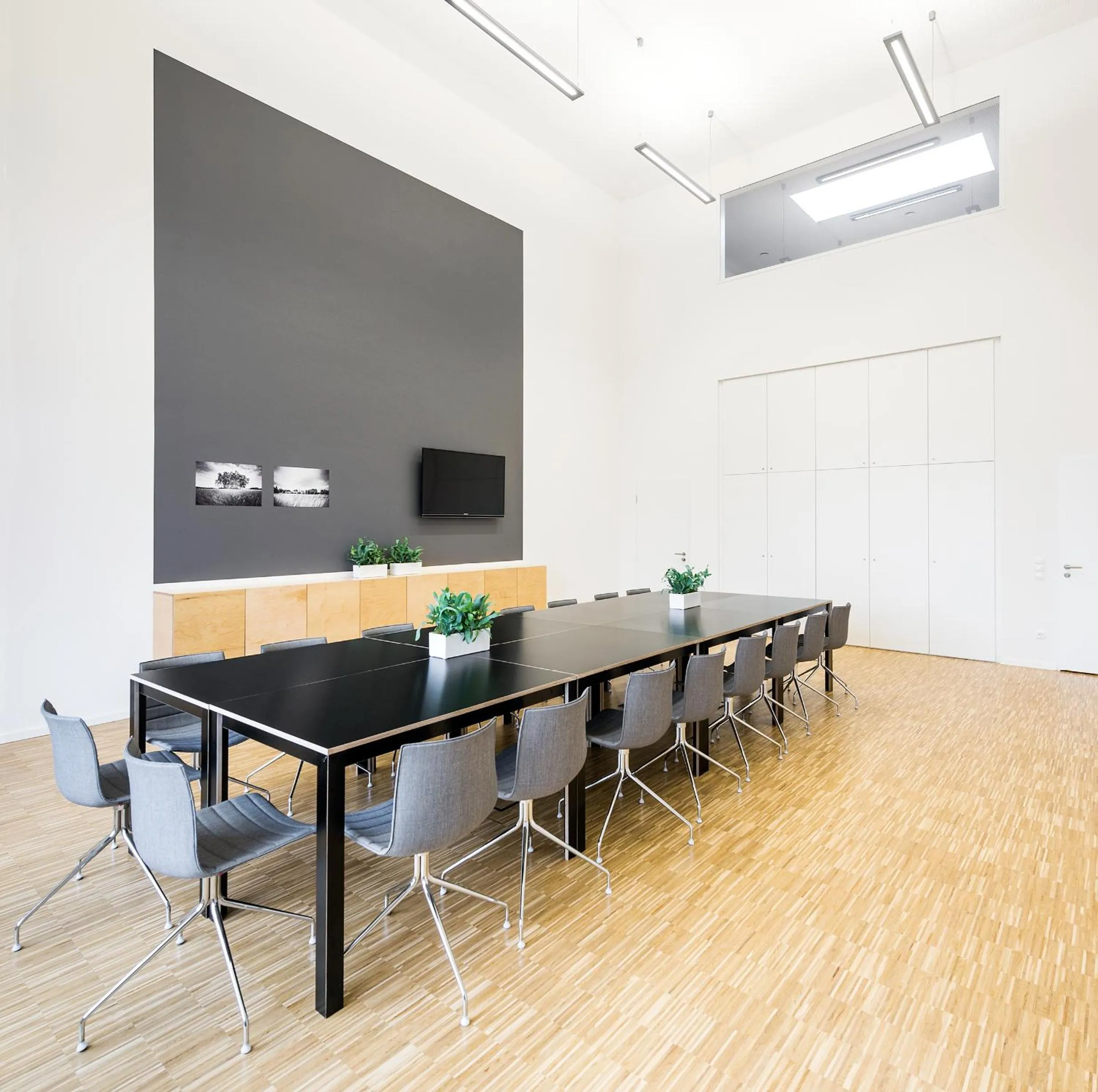 Meeting/conference room in moveINN