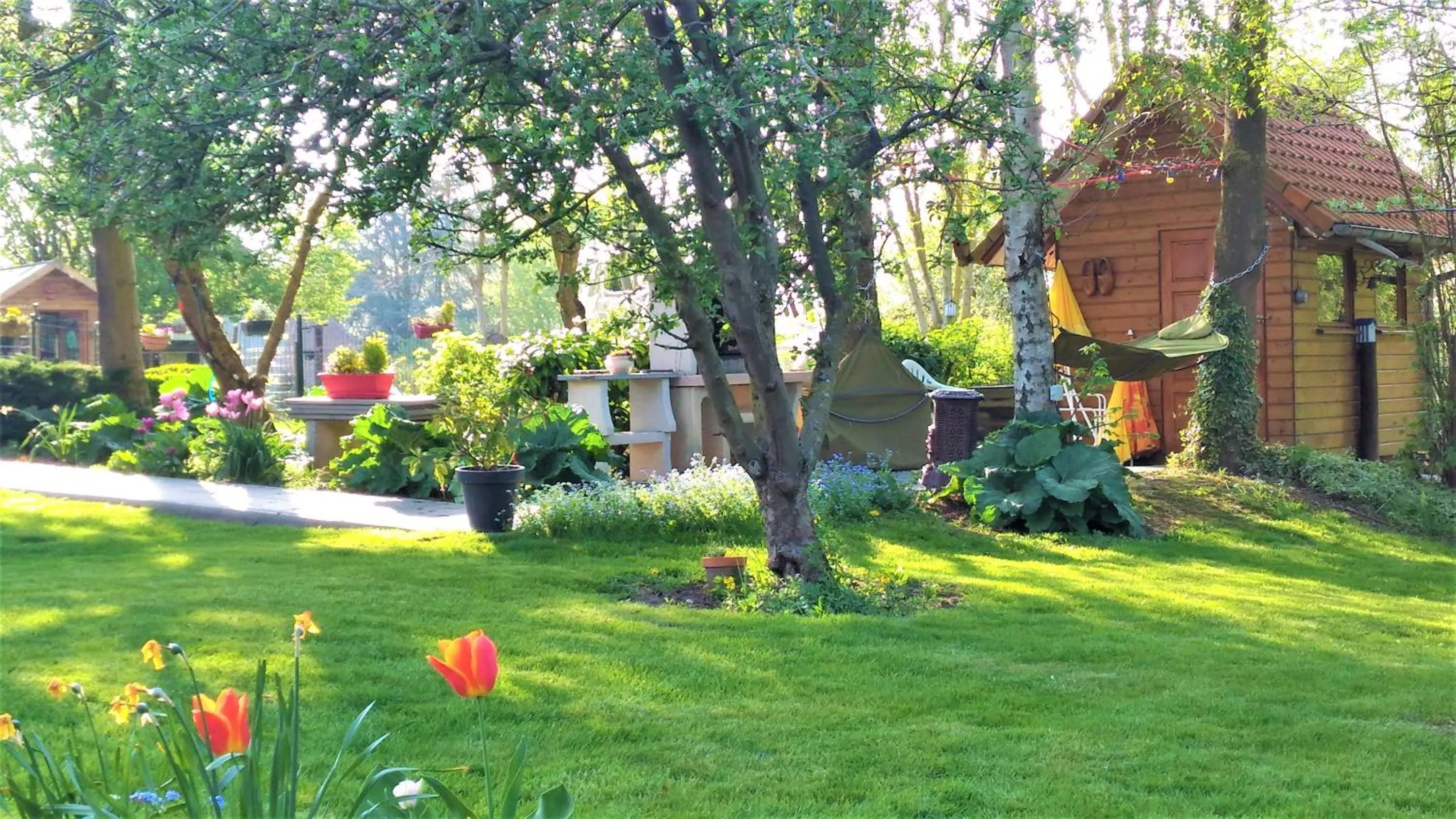 Garden in La Gypsy Caravan