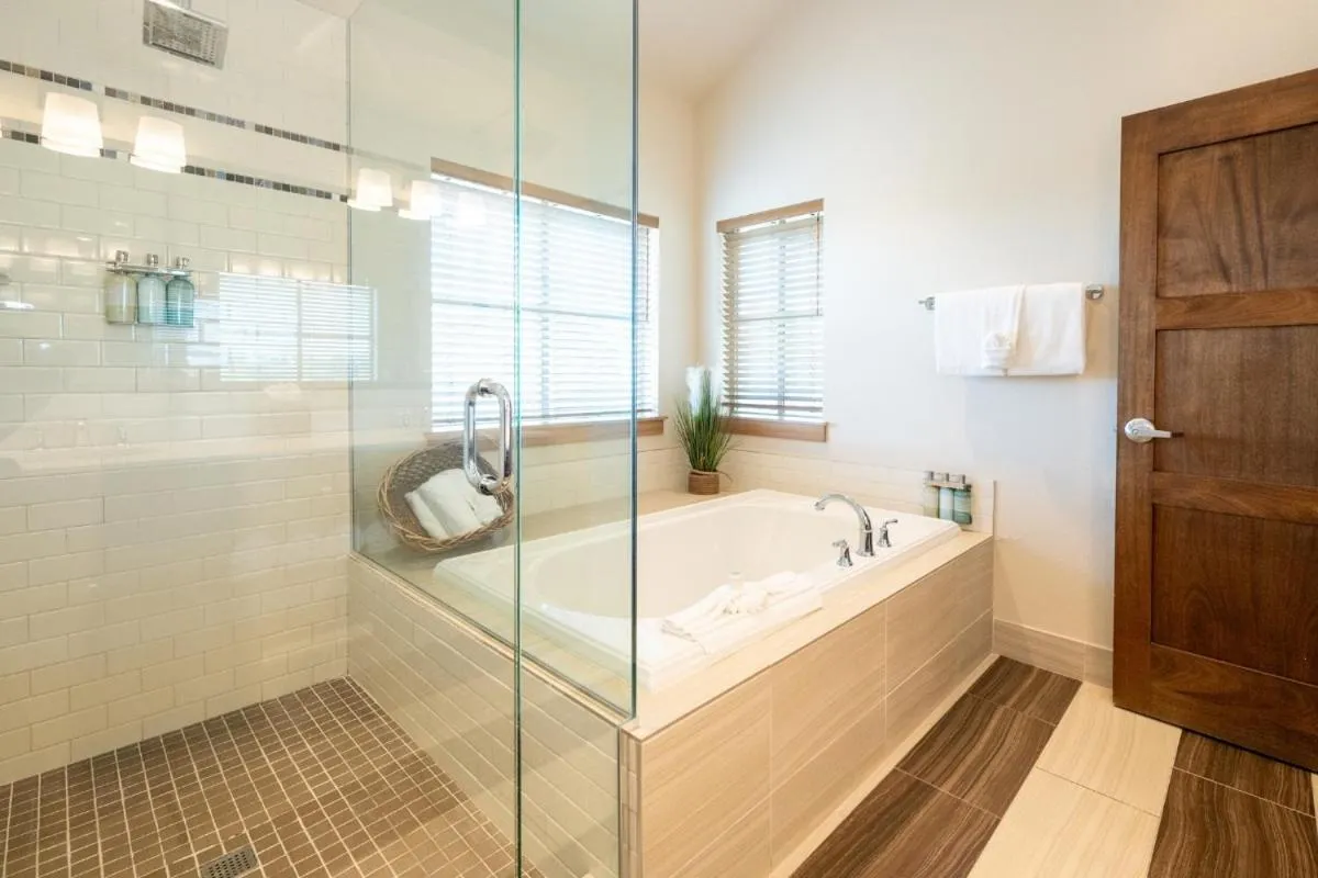 The Lodge at Columbia Point