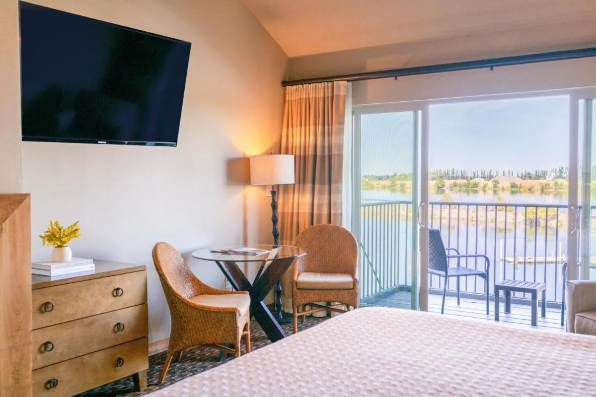 Bed in The Lodge at Columbia Point