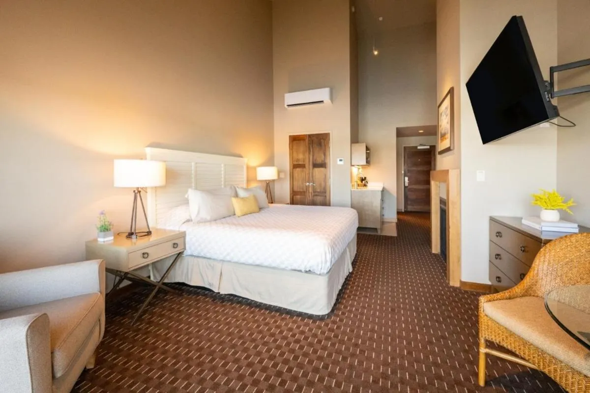 Bed in The Lodge at Columbia Point