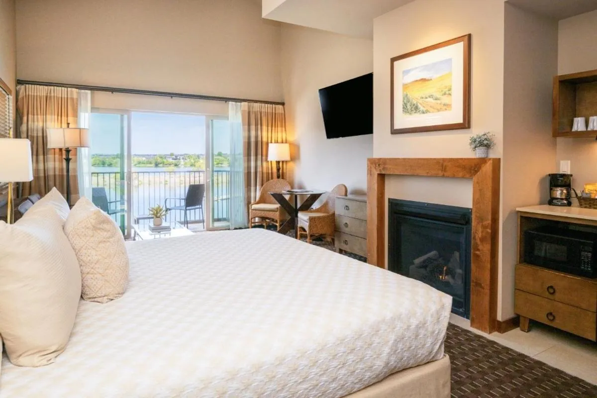 Bed in The Lodge at Columbia Point