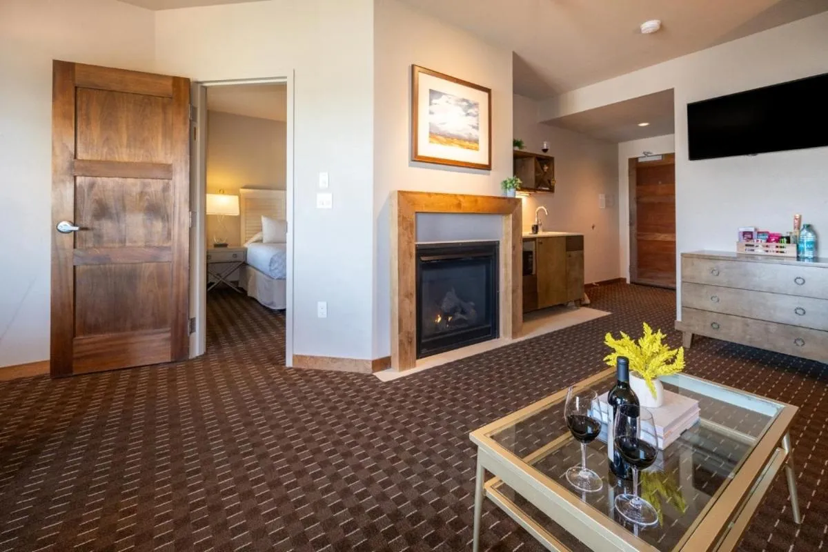 The Lodge at Columbia Point