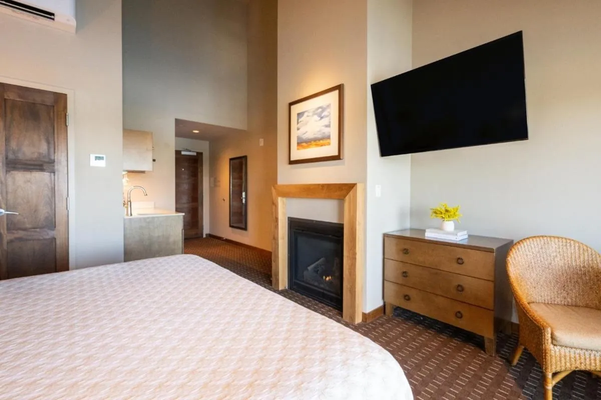 Bed in The Lodge at Columbia Point