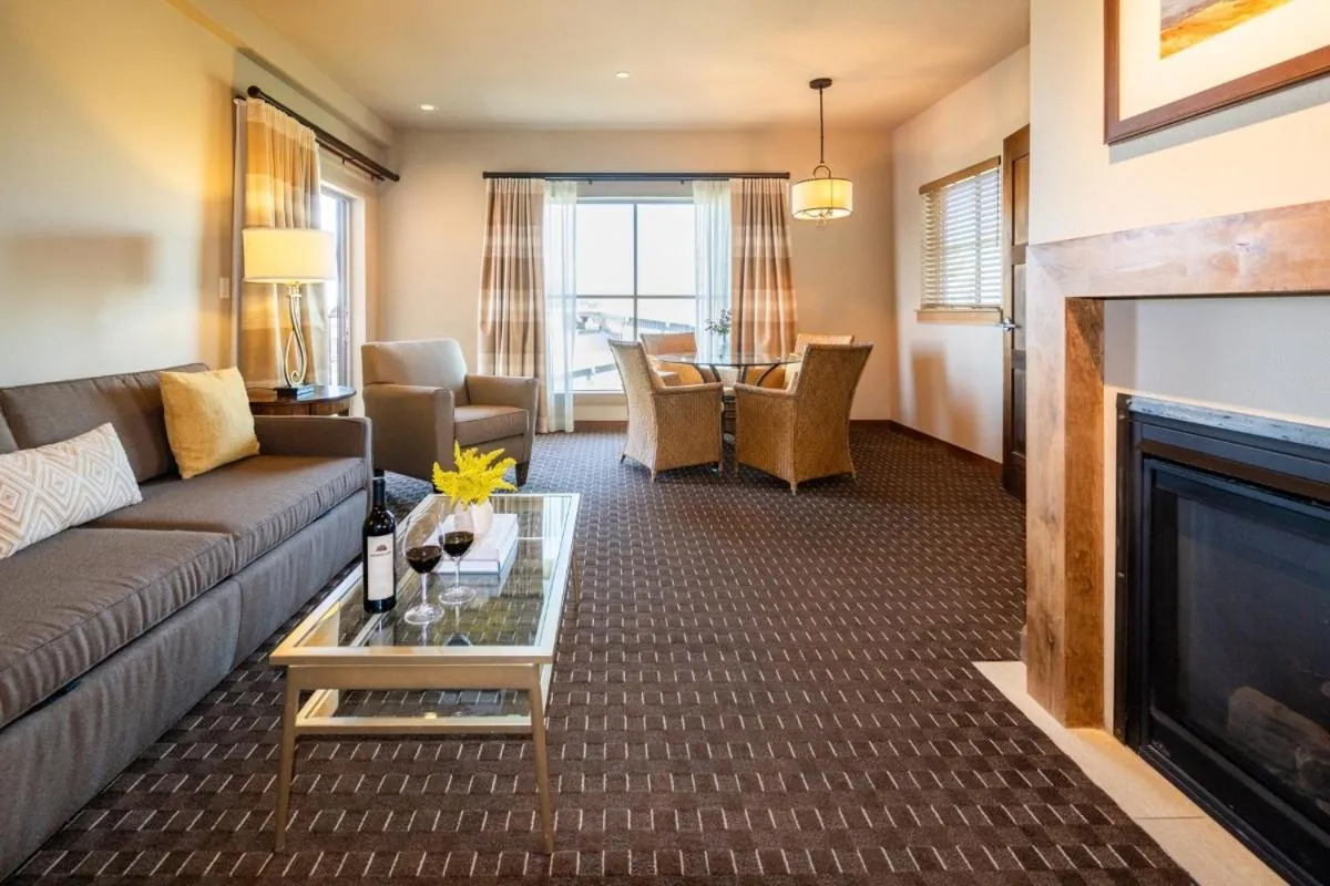 The Lodge at Columbia Point