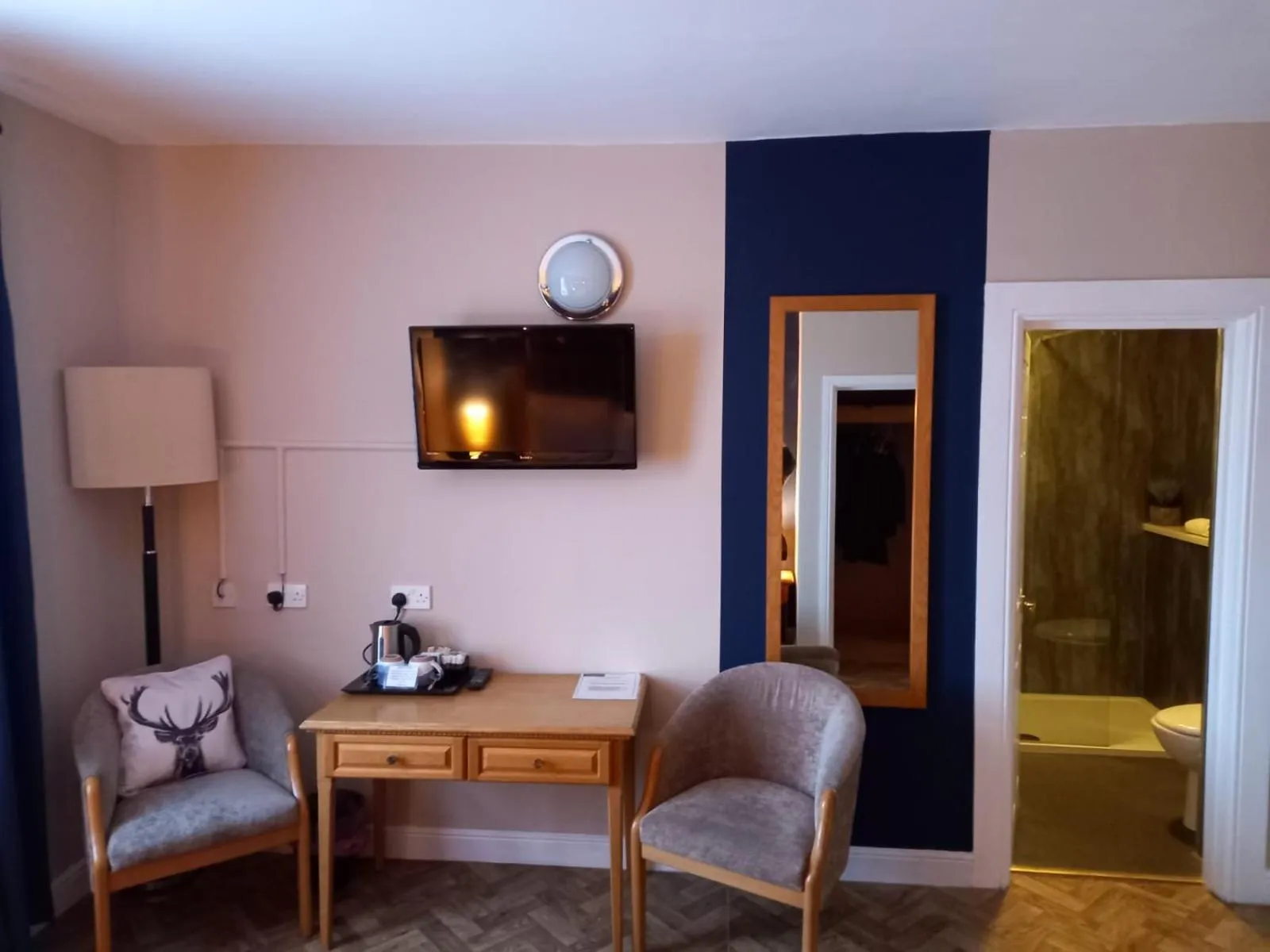 Bathroom in The Renishaw Rooms