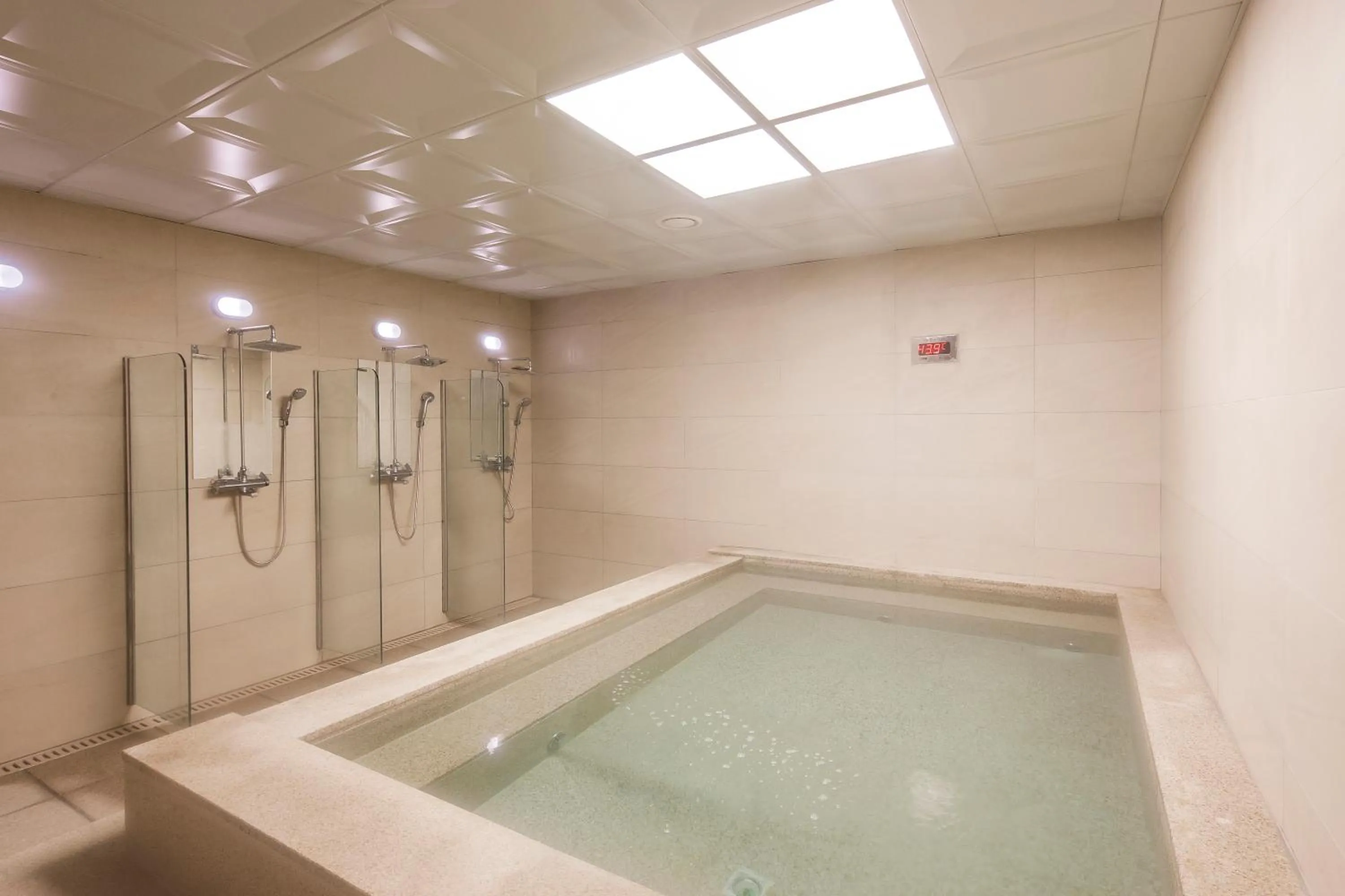 Hot Spring Bath in Hotel Uri&