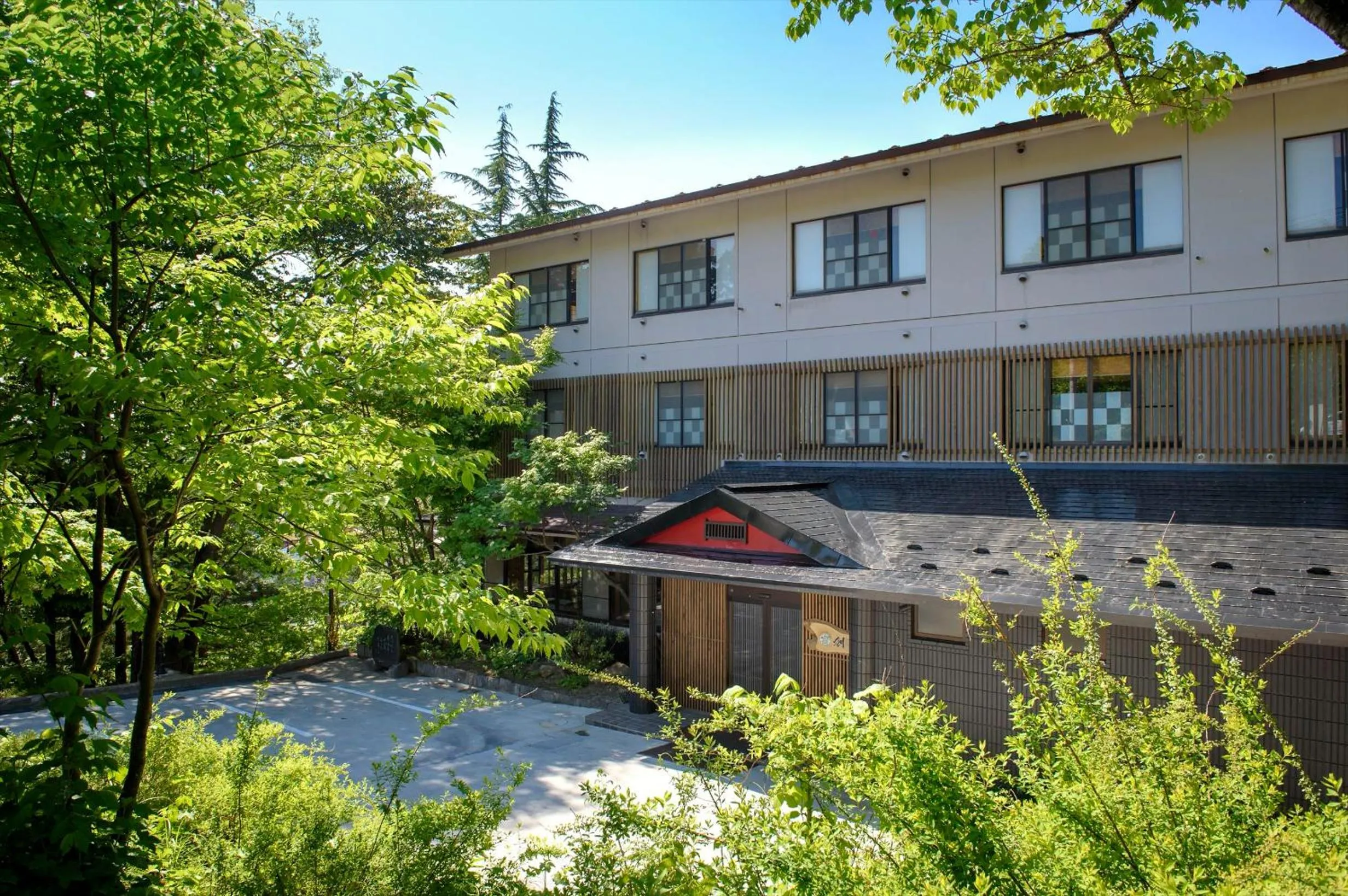 Property building in Meitoya So