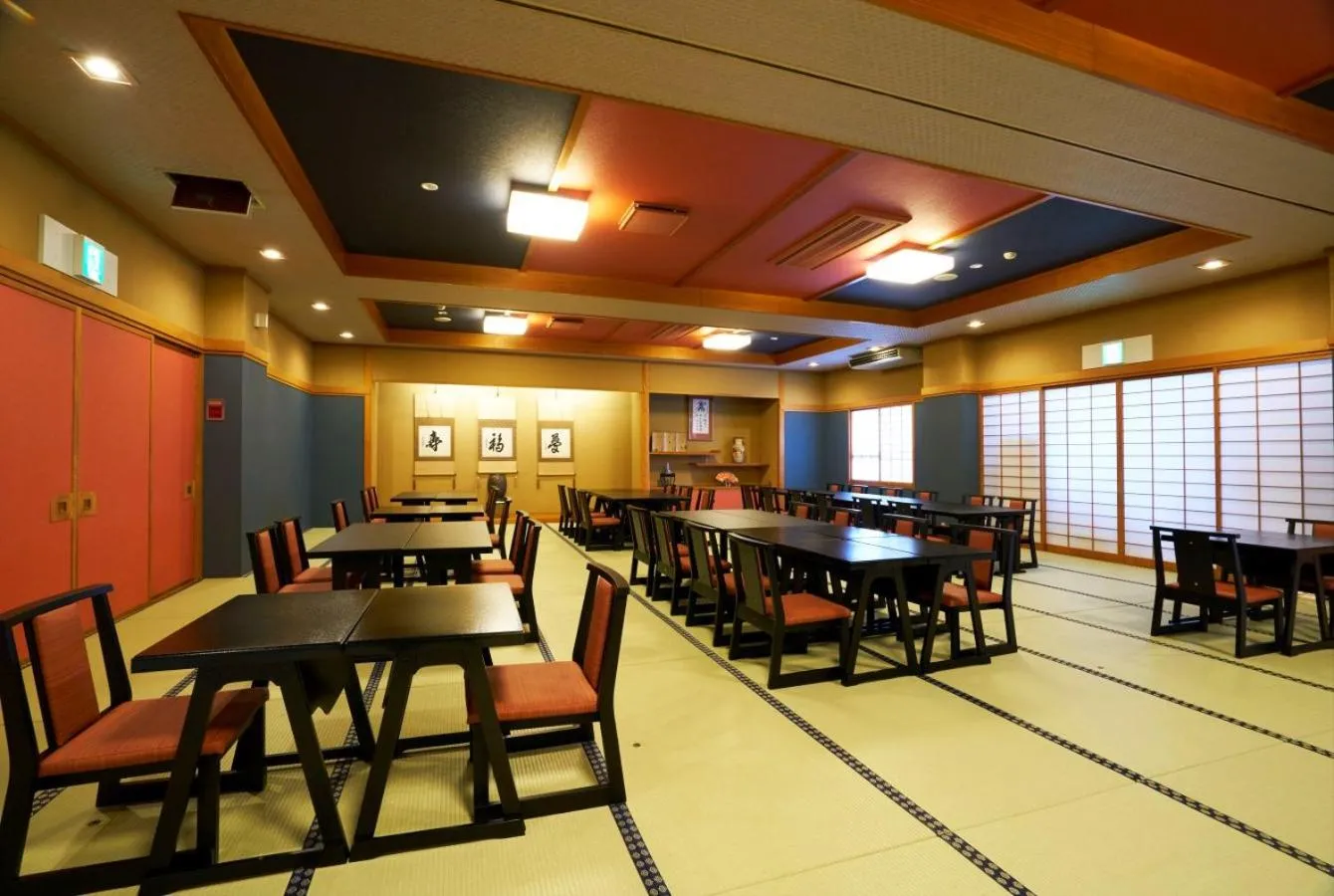 Restaurant/places to eat in Meitoya So