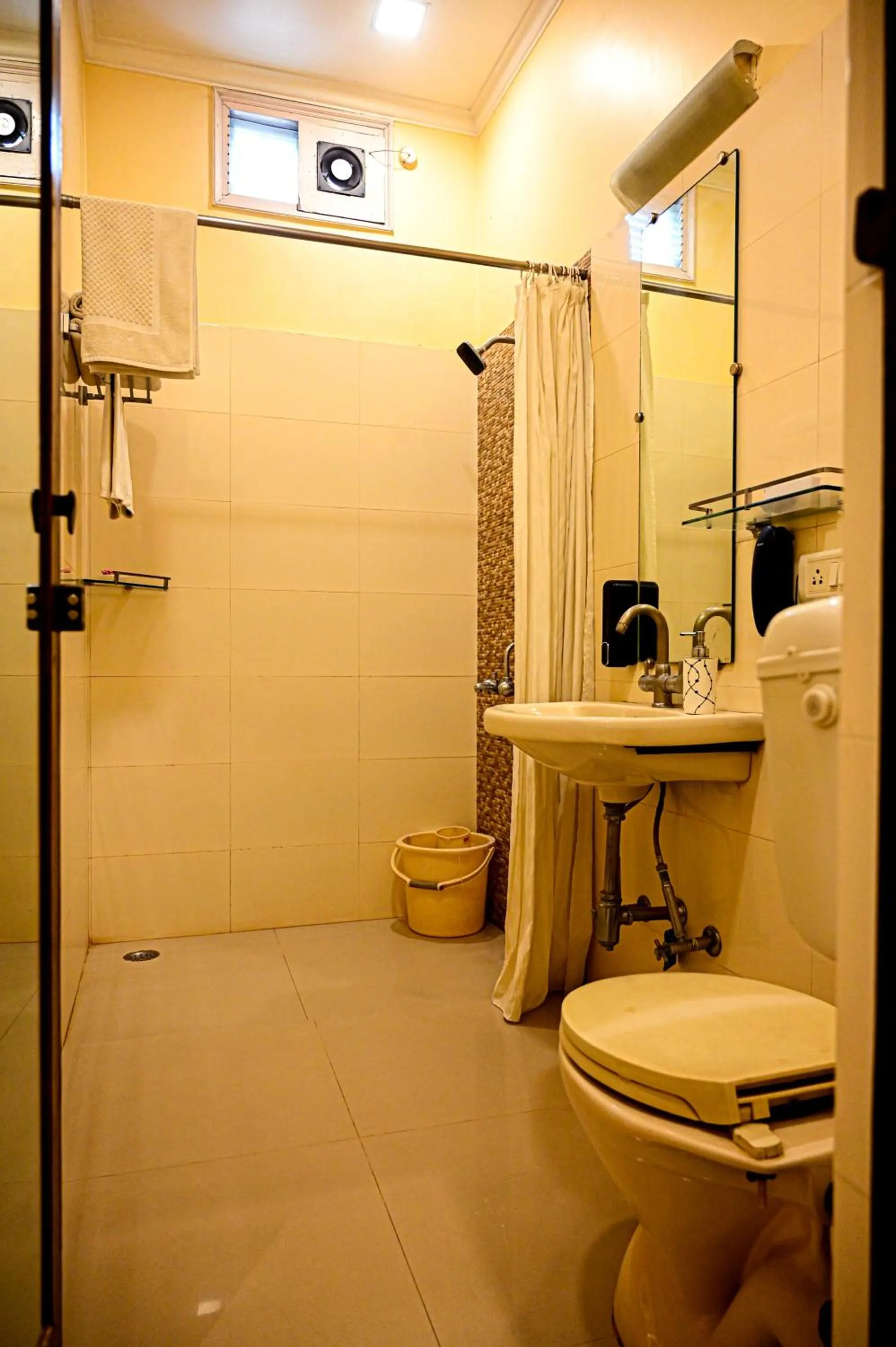 Shower in Hotel Cresent - Near Assi Ghat