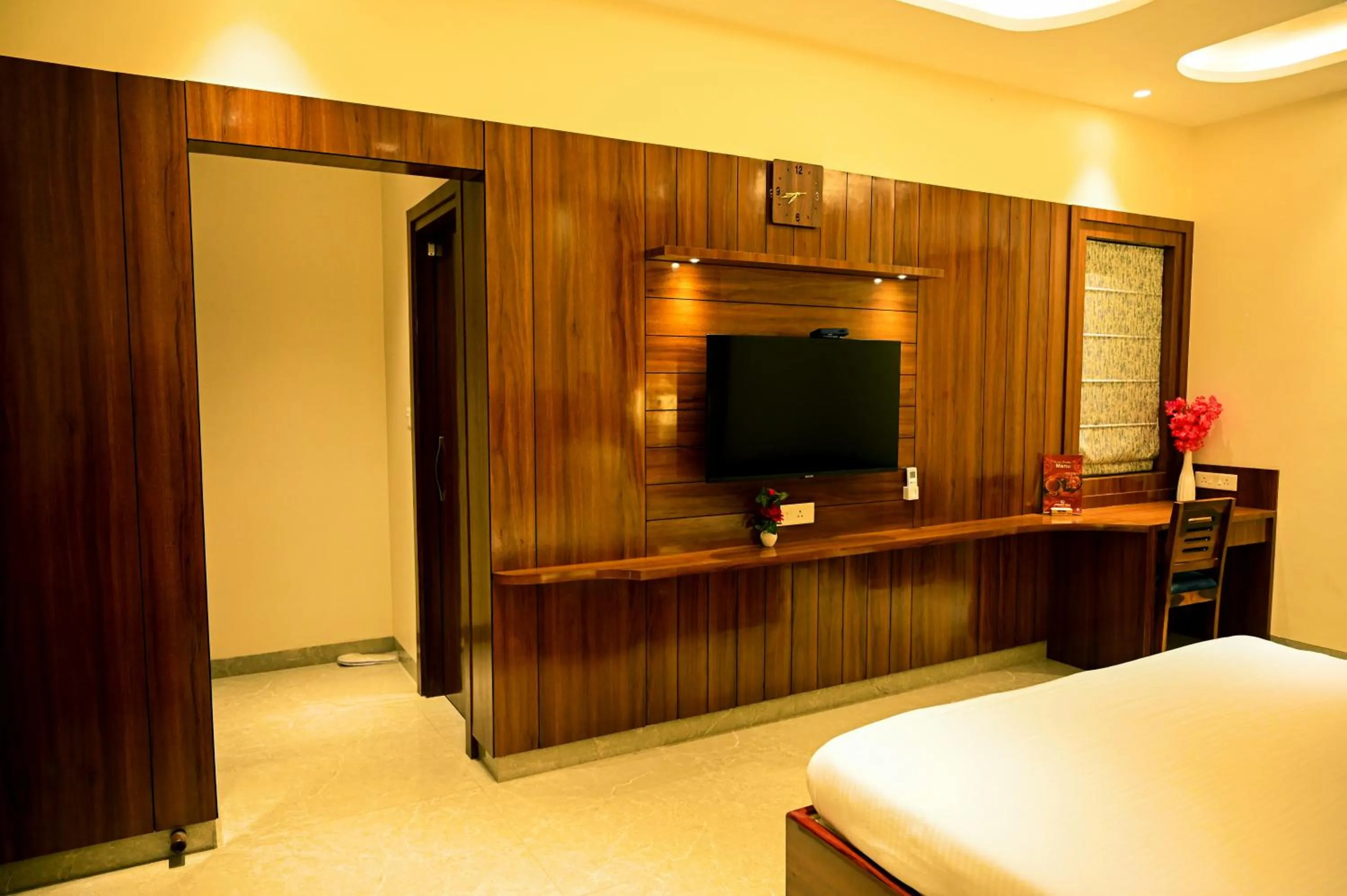 Bed in Hotel Cresent - Near Assi Ghat