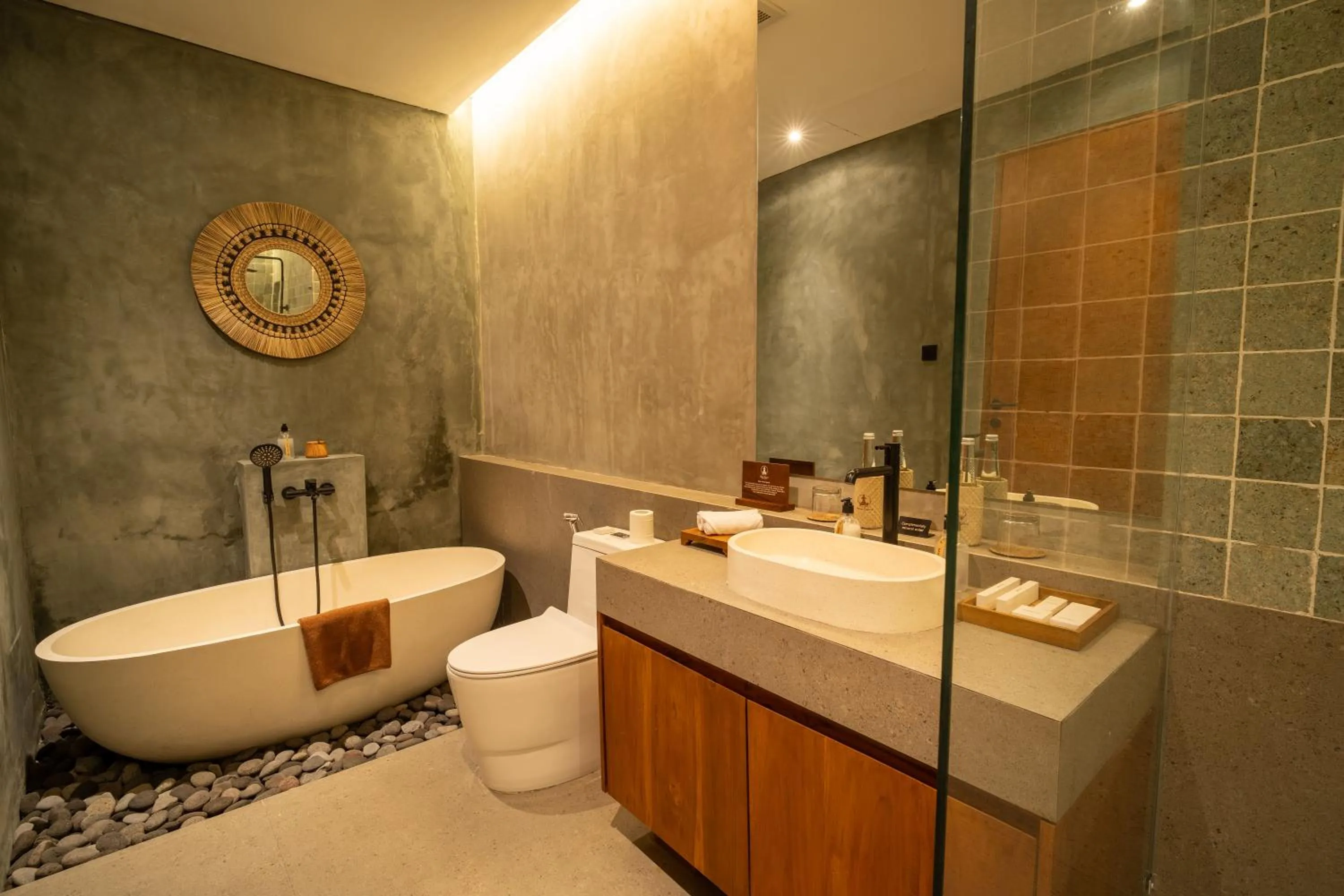 Shower in Uma Dawa Resort and Spa