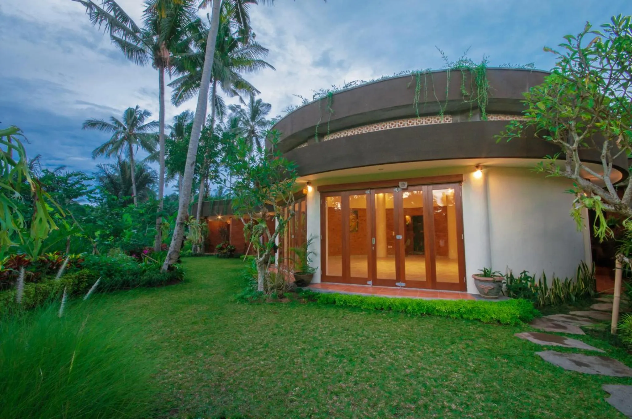 Garden in Uma Dawa Resort and Spa