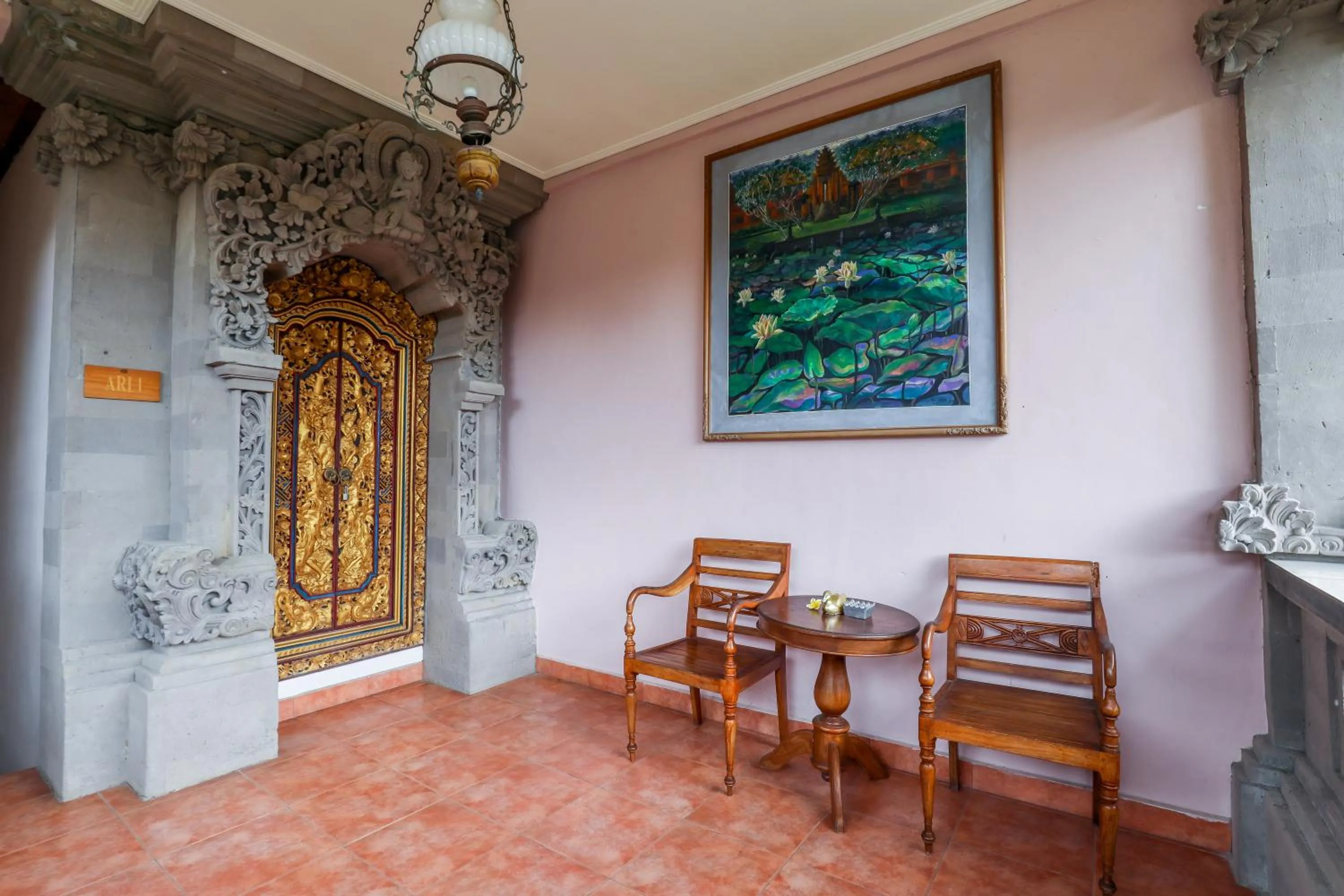 Bed in Uma Dawa Resort and Spa